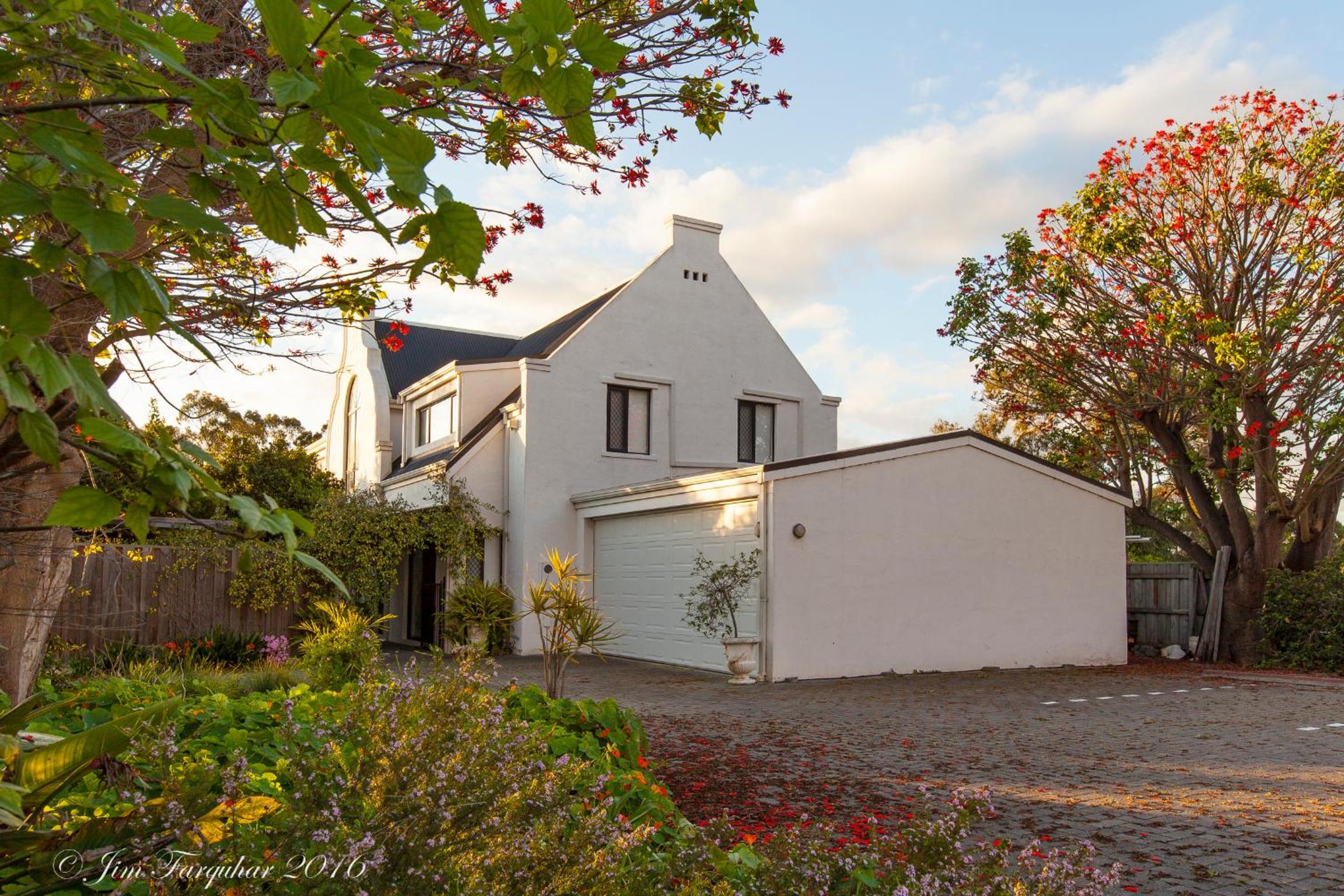 Aarn House B&B Airport Accommodation