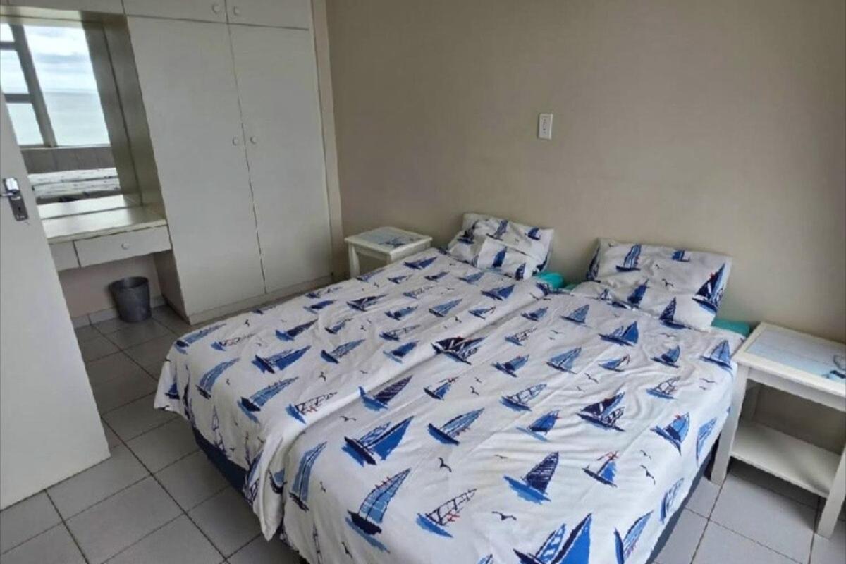 Peacehaven's Top Floor Gem 703