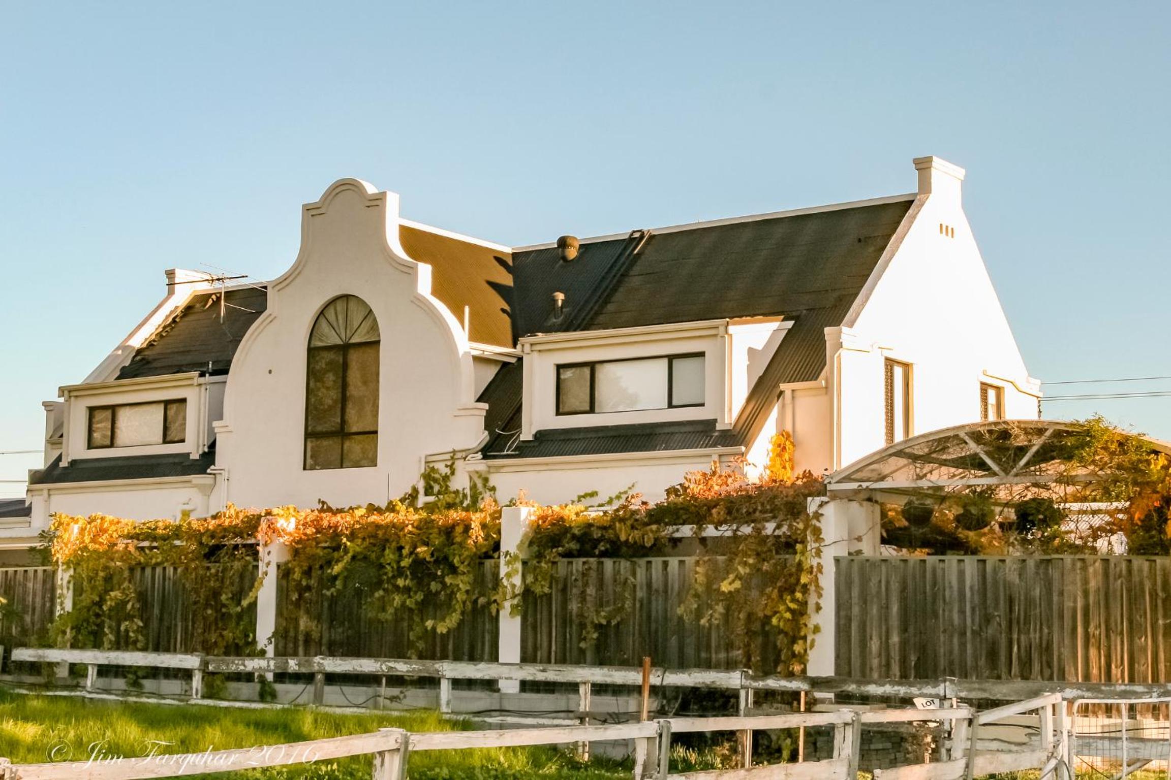 Aarn House B&B Airport Accommodation
