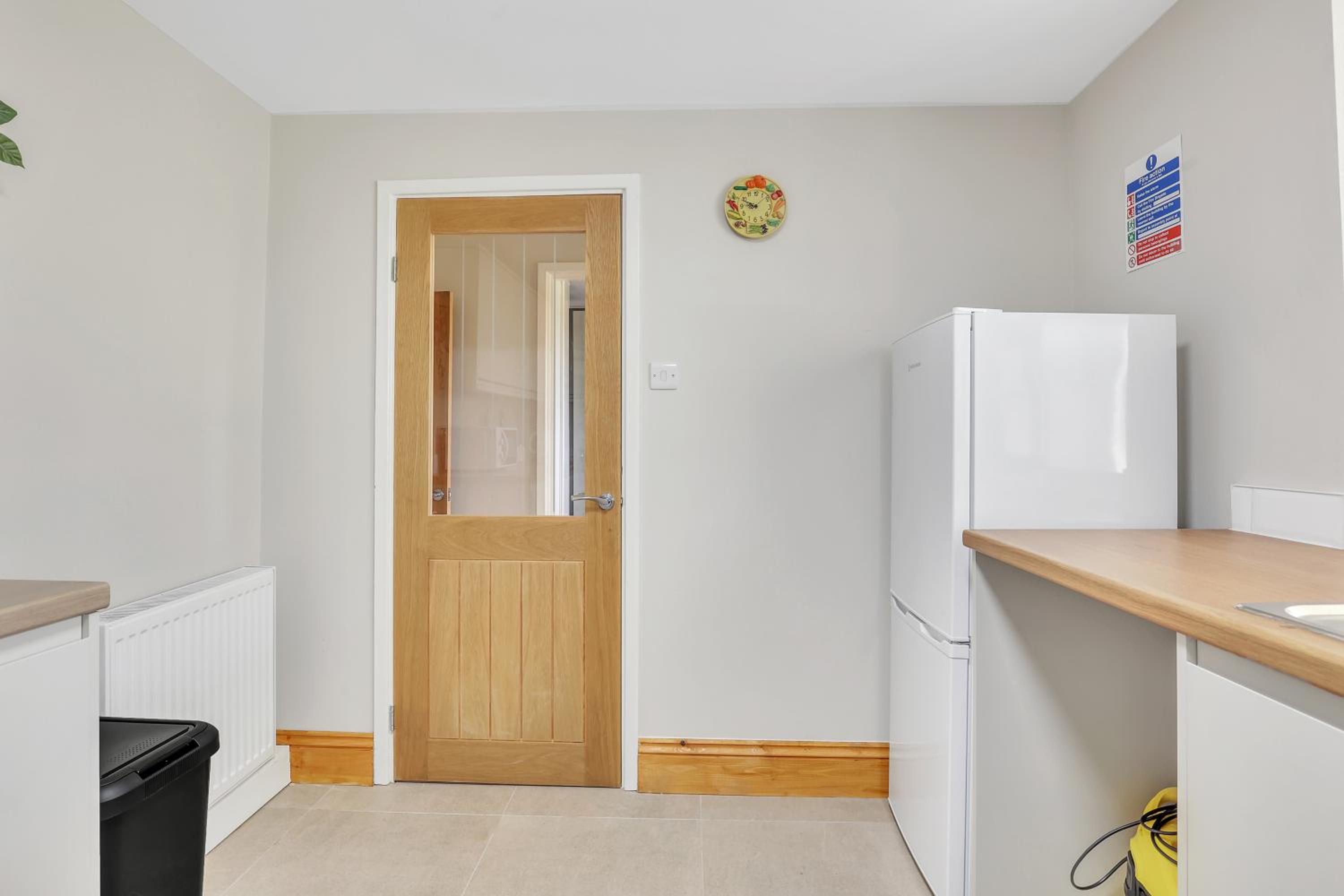 Charming 2BR Country Cottage - Quiet Retreat with Parking