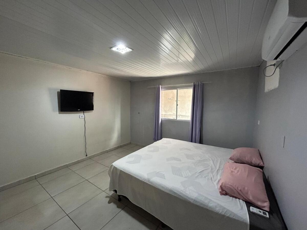 Casa com piscina no Ouro Verde, próx Argentina, Marco 3F e roda gigante
