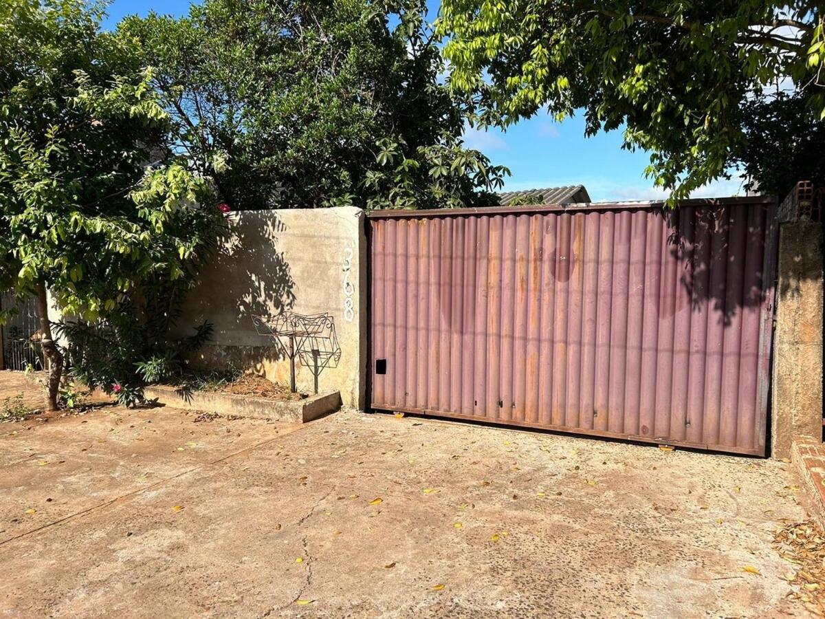 Casa com piscina no Ouro Verde, próx Argentina, Marco 3F e roda gigante