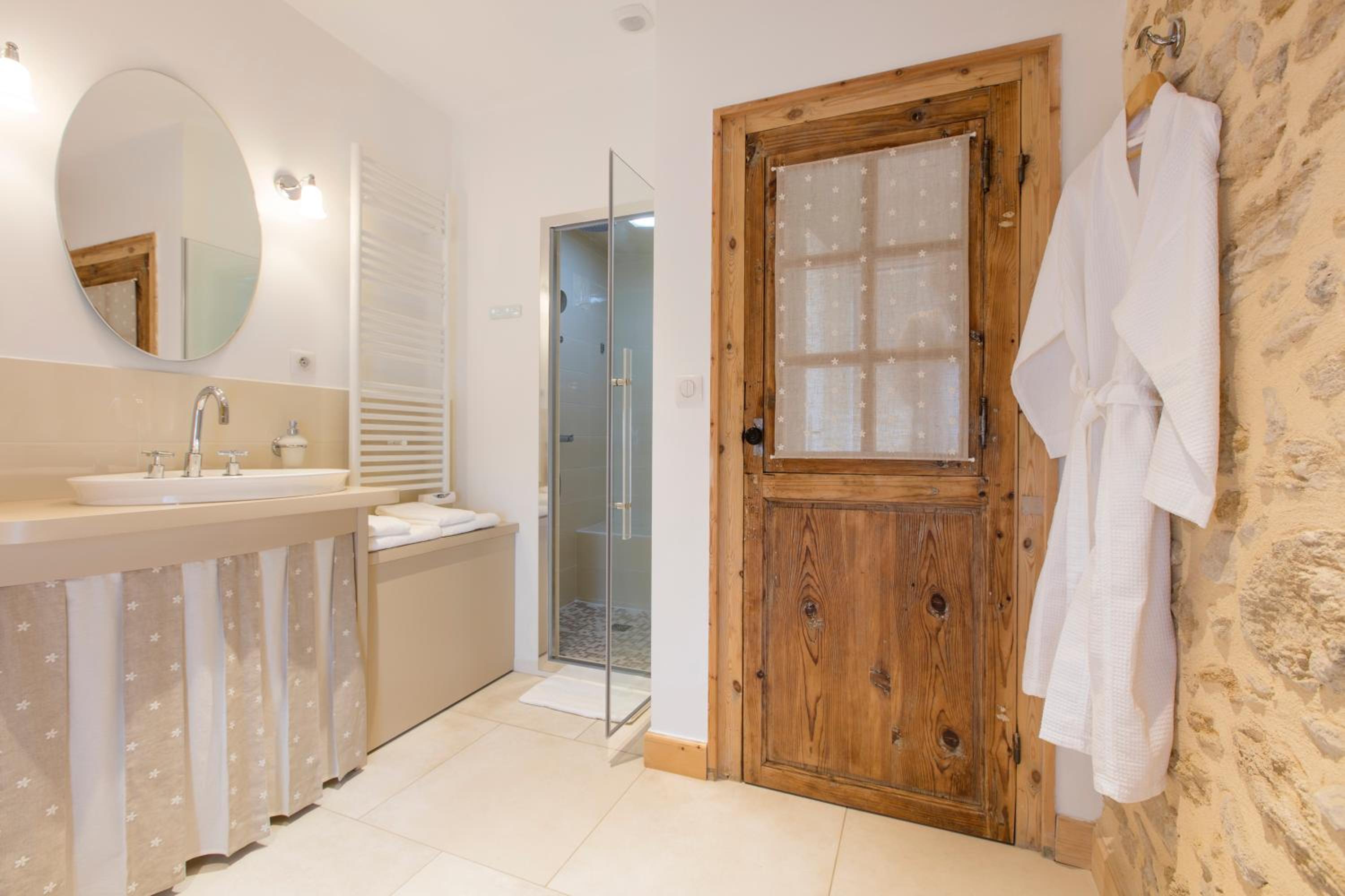 La Sauternaise, luxury Boutique B&B view 4