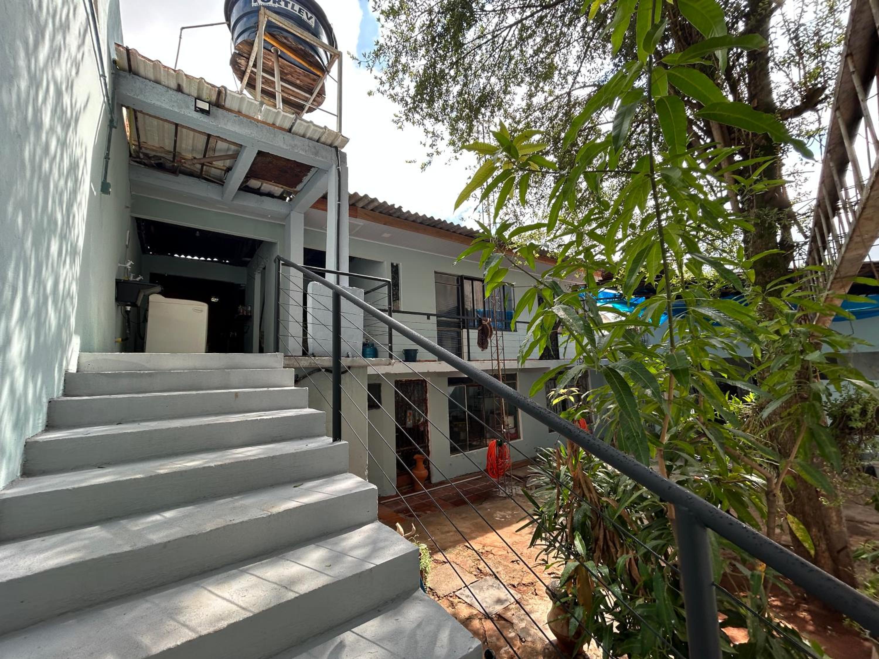 Apartamento na Av das Cataratas de 02 quartos