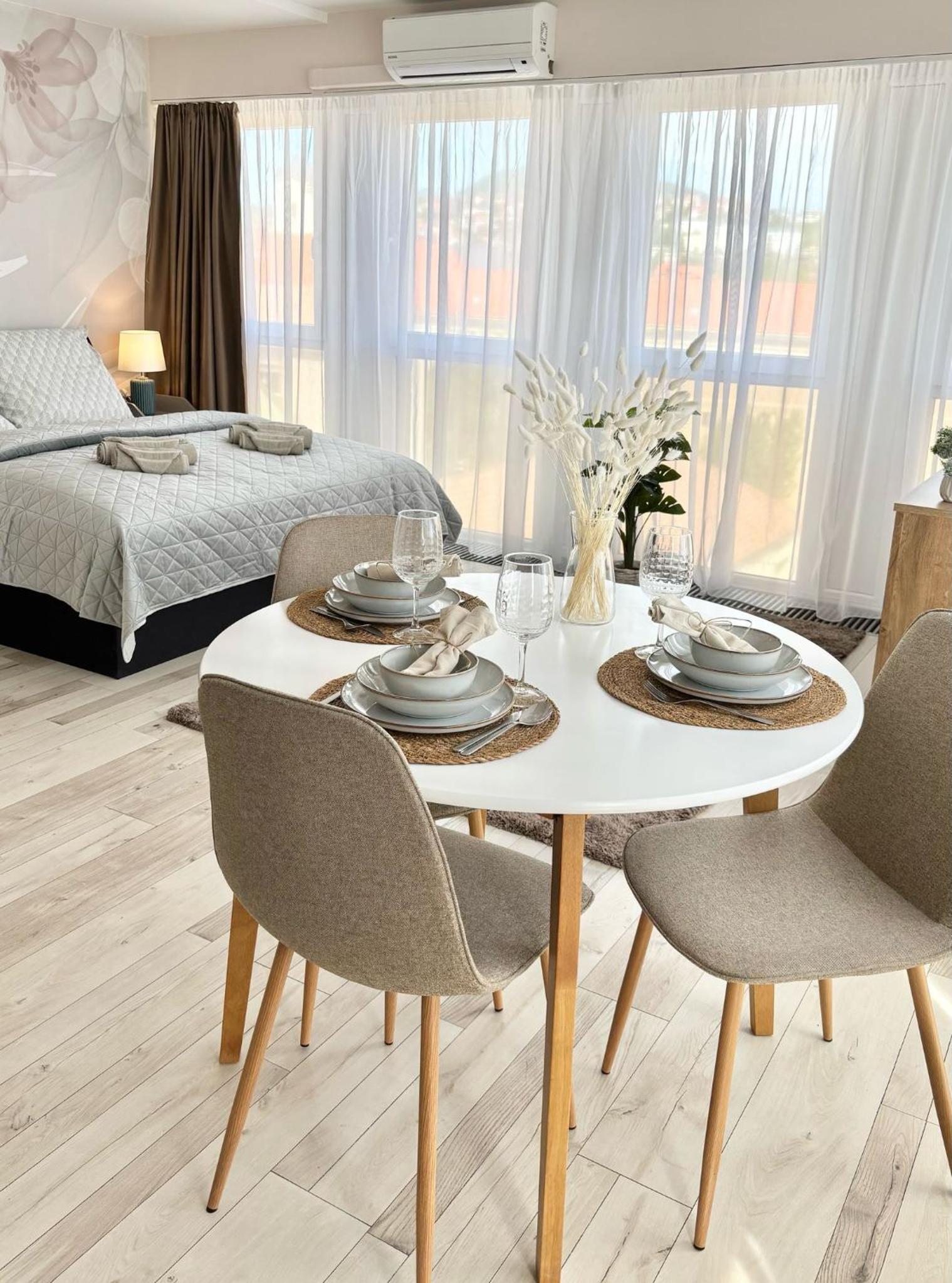 HelloWine Apartman III