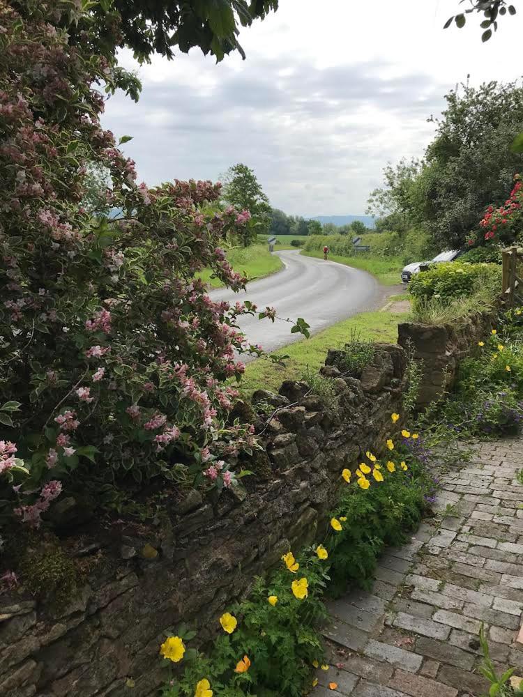 Apartment above Samantha Dadd Art Studio - in the Cotswolds
