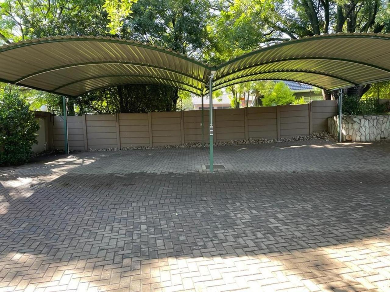 Spies Villa - Fast Wi-fi, Netflix, DSTV, Solar, Certified Water System