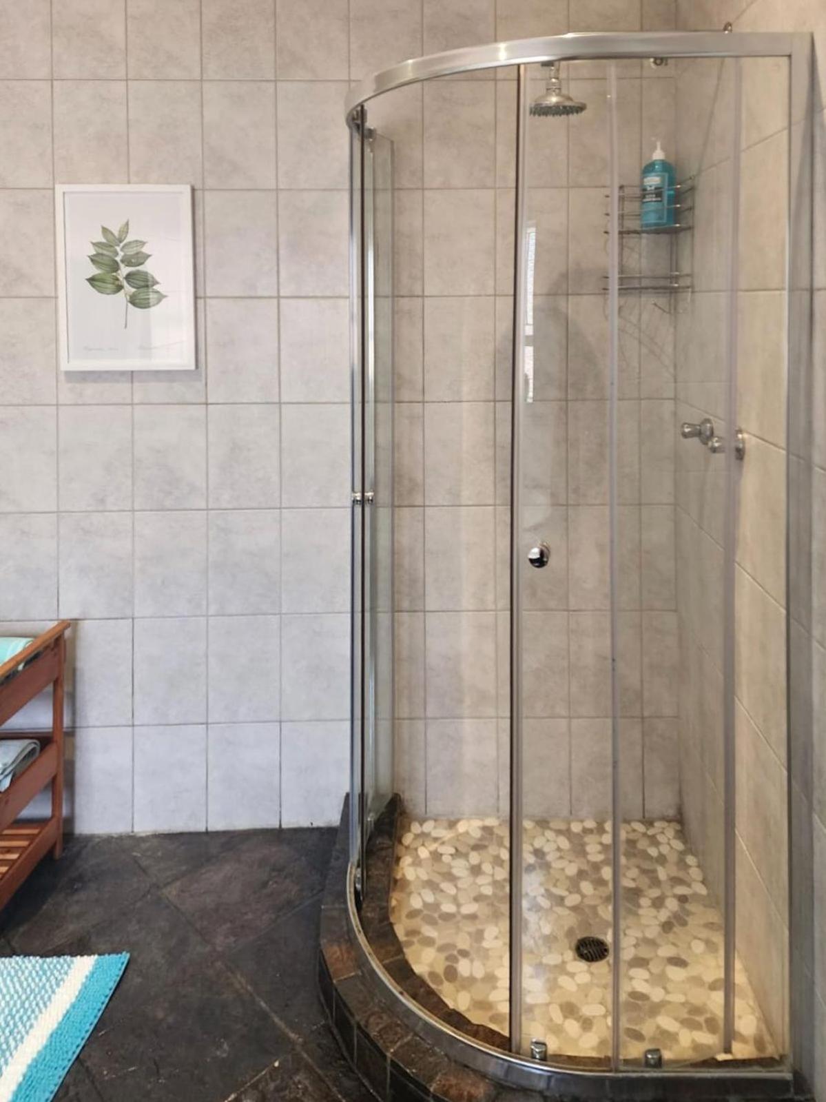 Spies Villa - Fast Wi-fi, Netflix, DSTV, Solar, Certified Water System