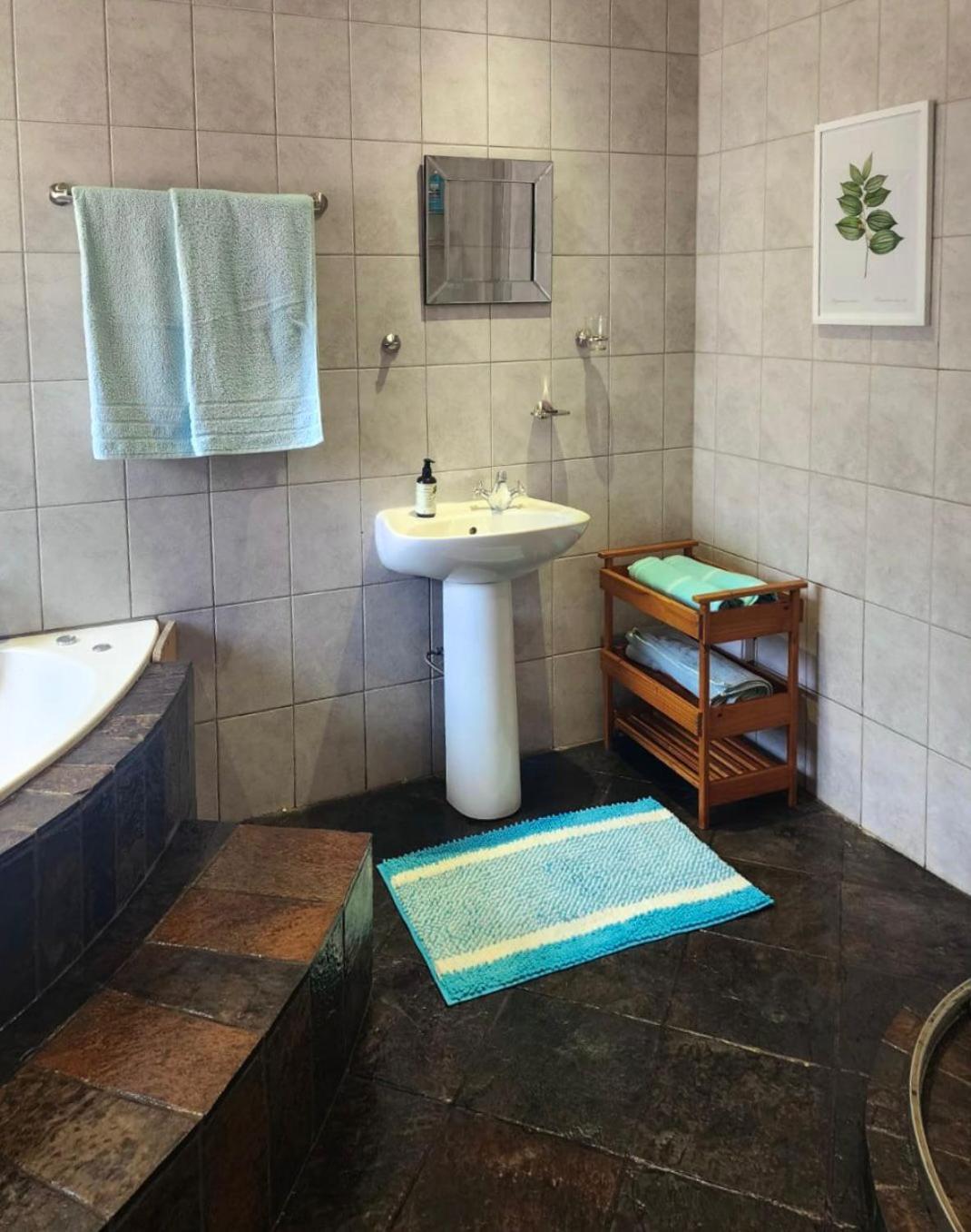 Spies Villa - Fast Wi-fi, Netflix, DSTV, Solar, Certified Water System