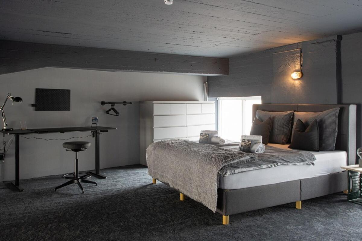 Industrial Loft 1904 - Free Parking - Netflix - Central