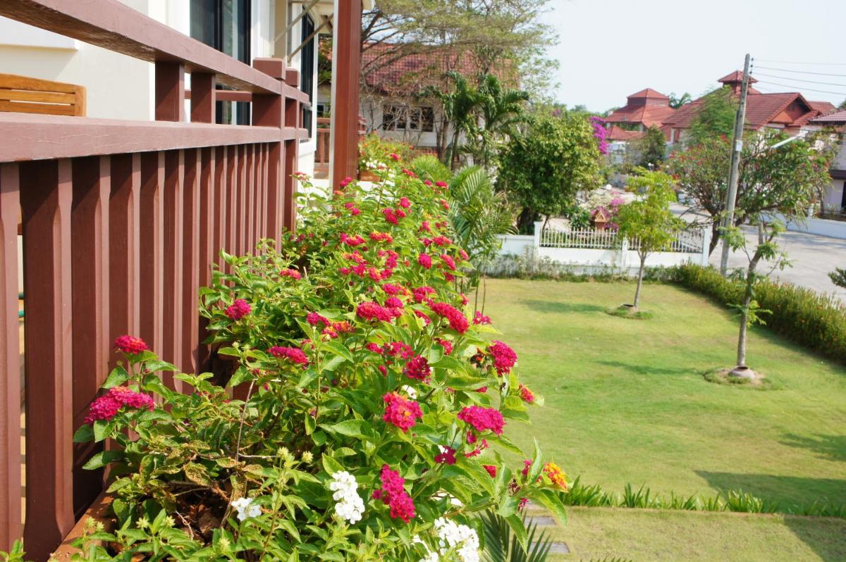 Rimtalay Angsila Guesthouse