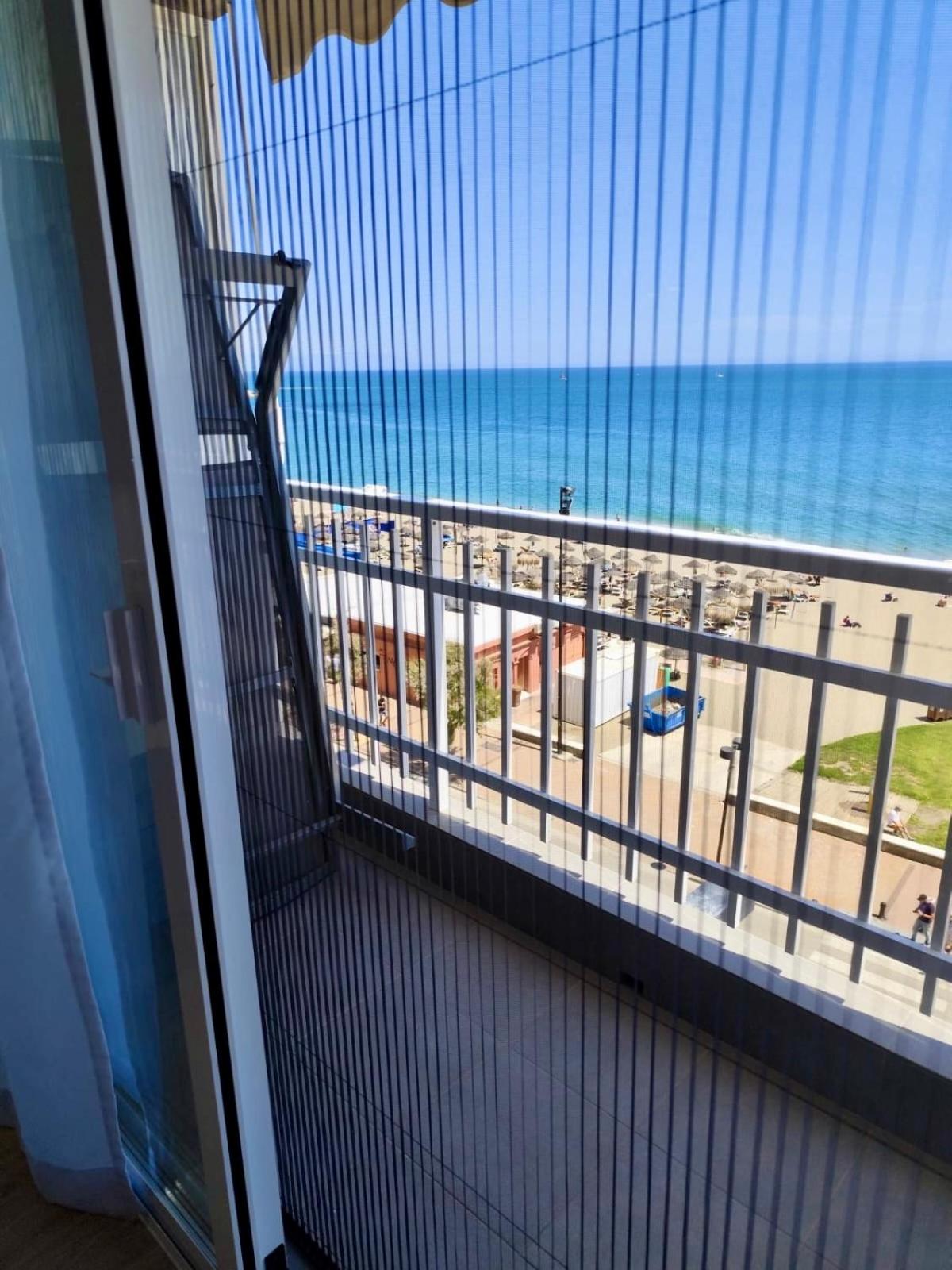 Horizonte 3 Charming apartment with breathtaking sea view at first line of Fuengirola beach