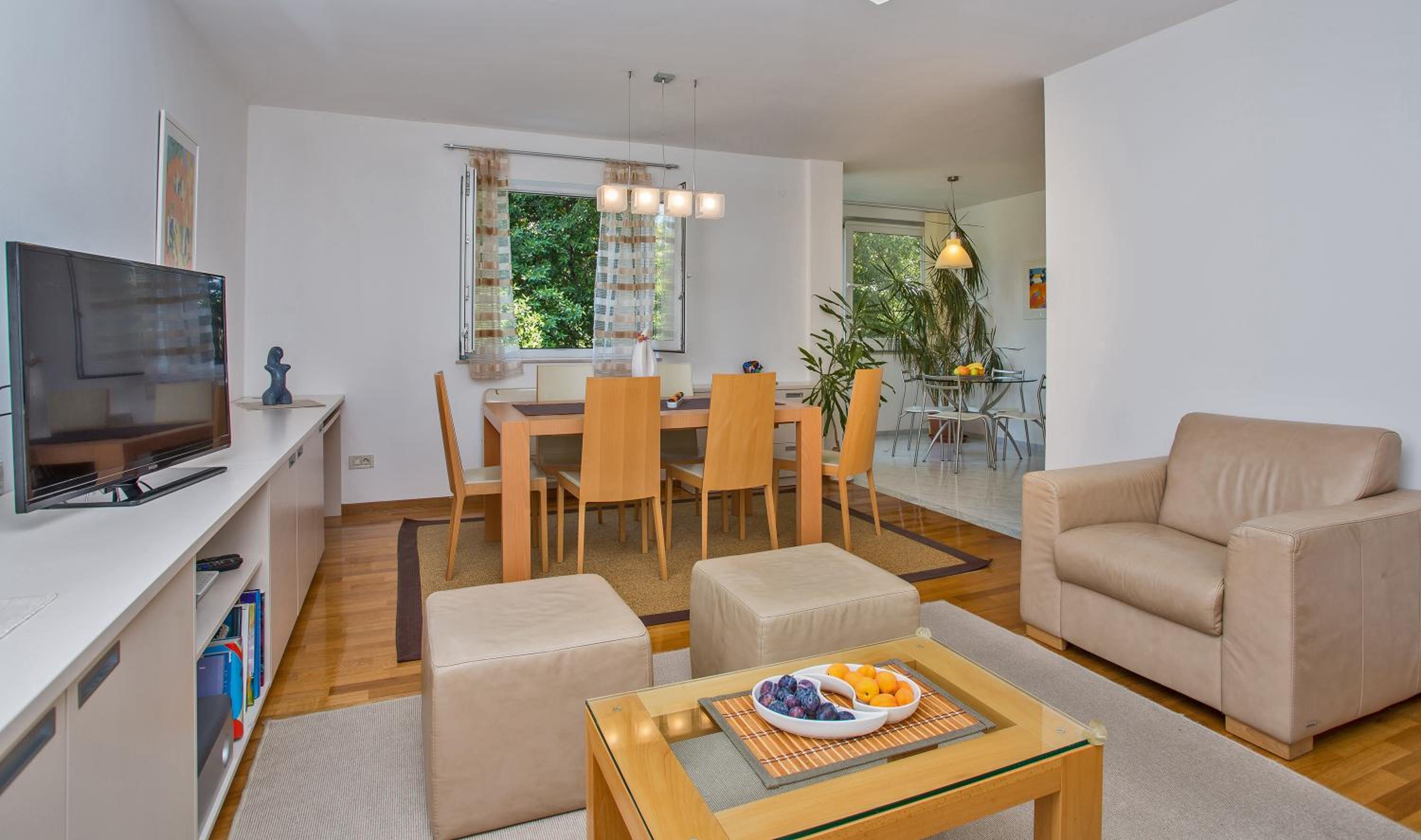 Comfortable Apartment Laura Lapad with garage