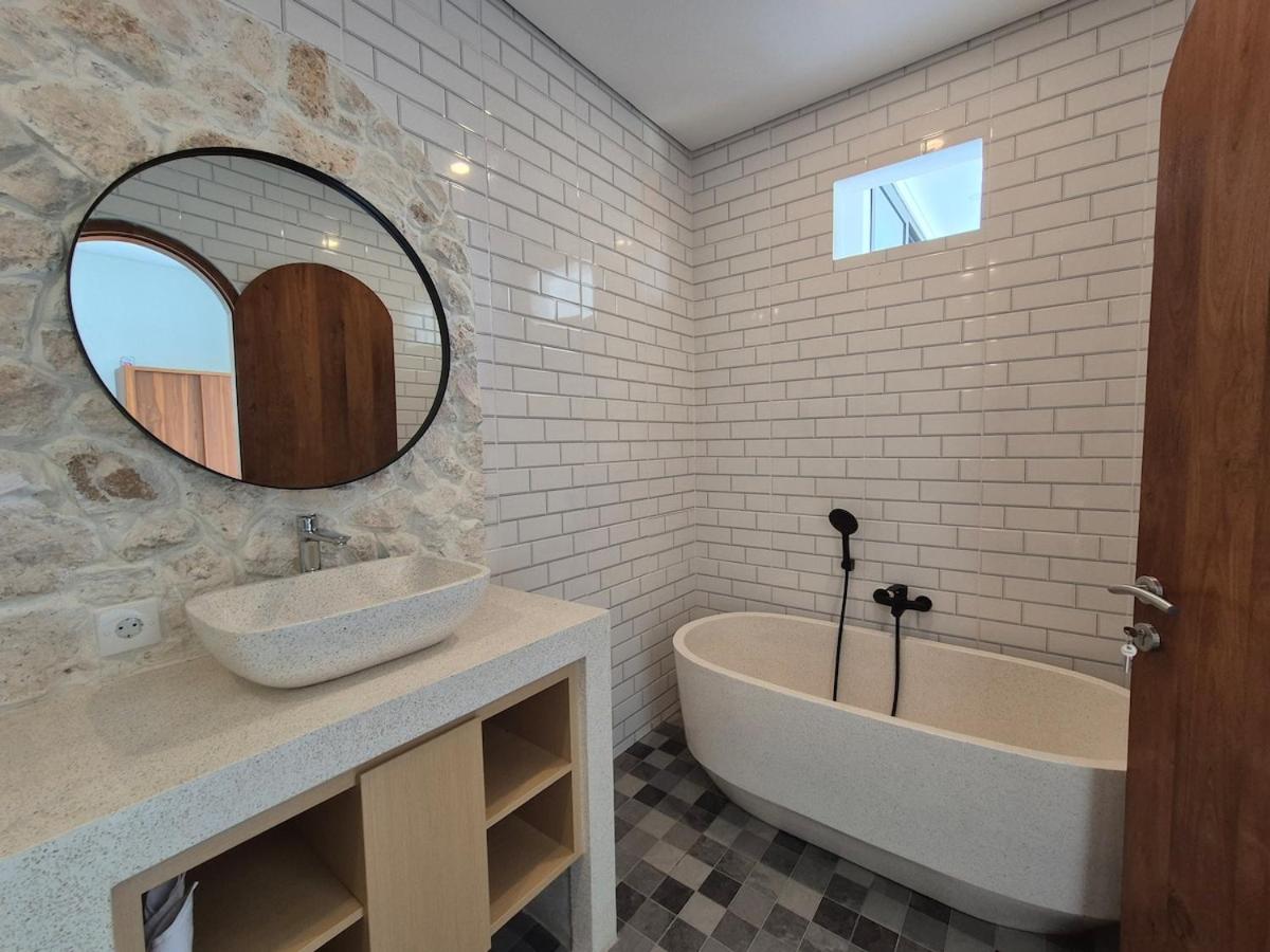 3BR Comfy Stylish Villa Coogee Canggu