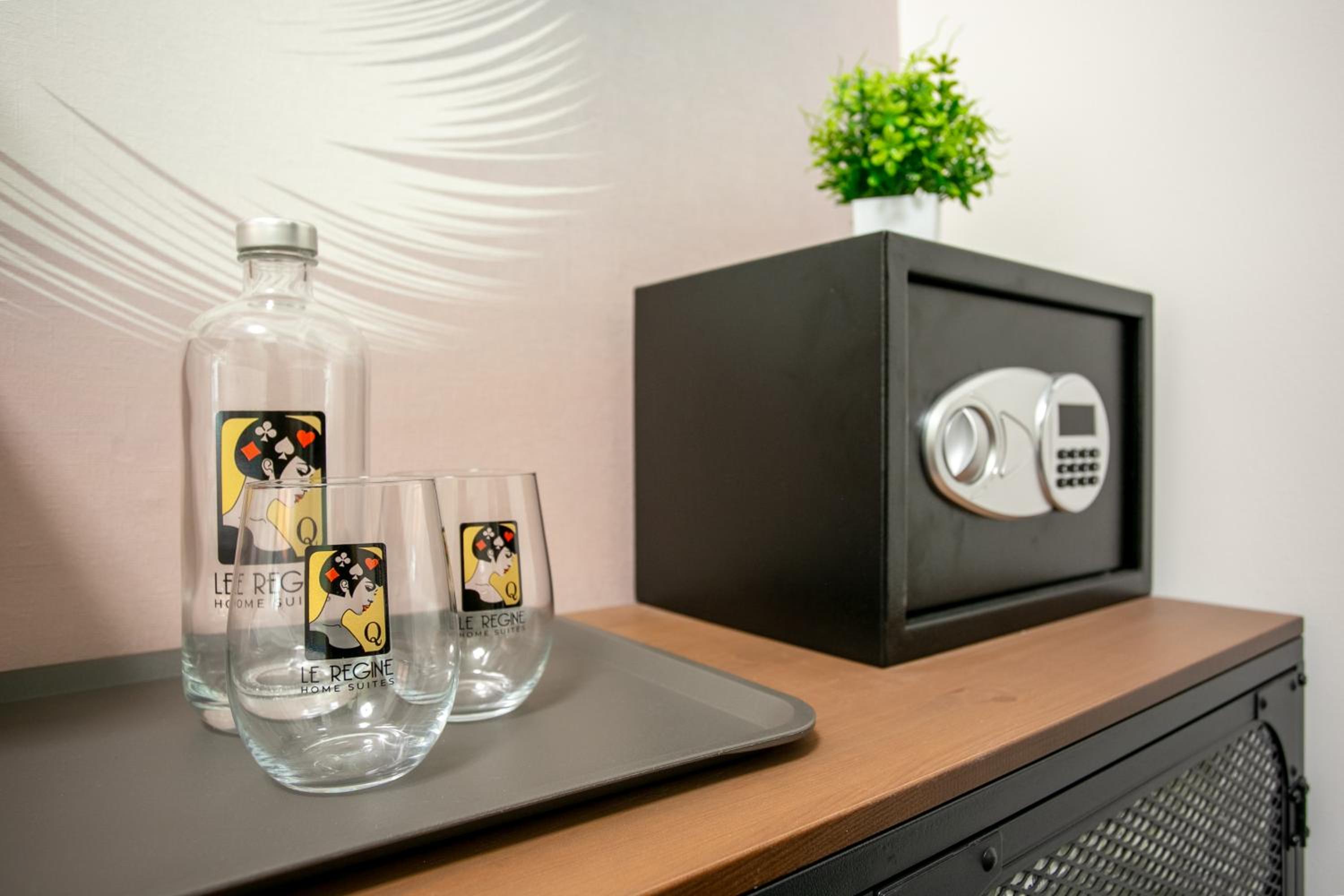 Le Regine - Home suites - Adult Only