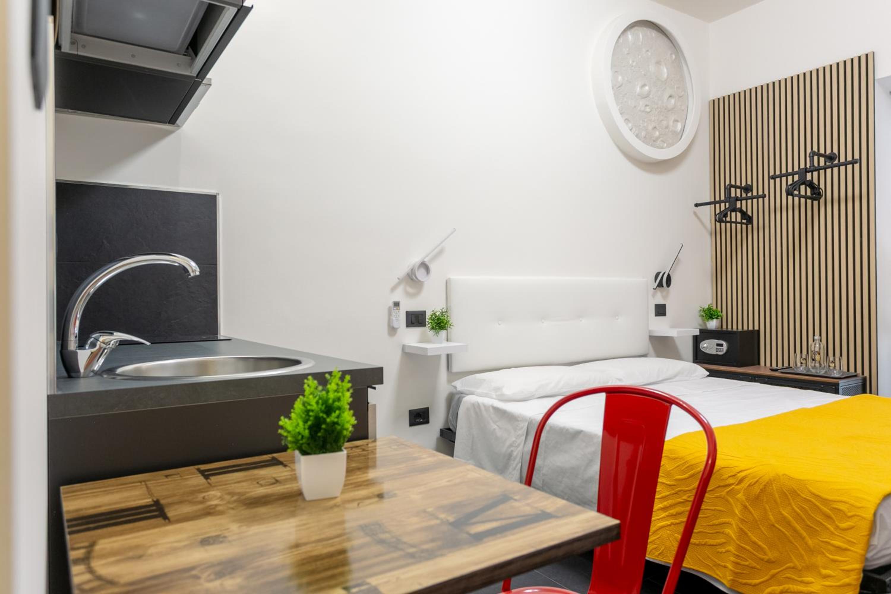 Le Regine - Home suites - Adult Only