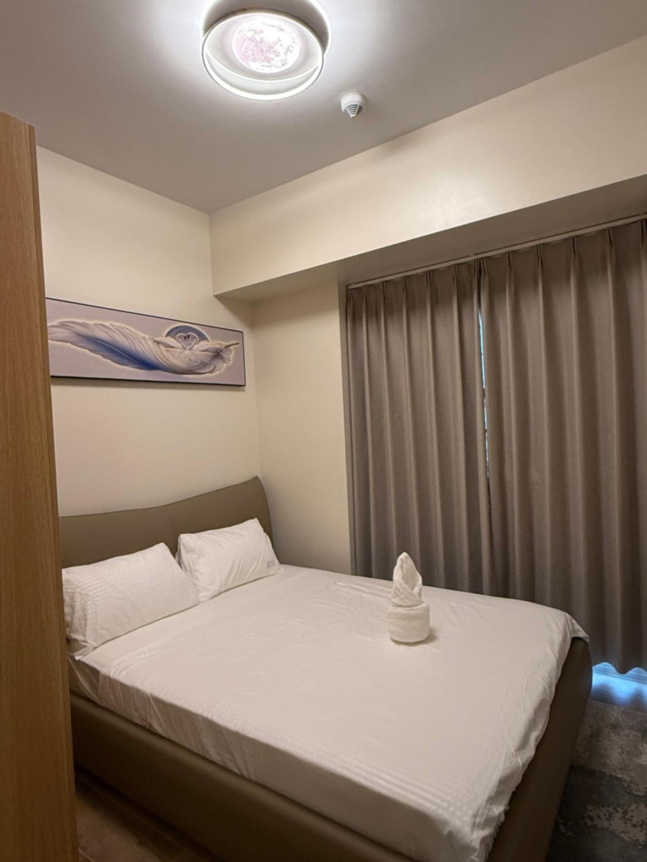 Luxurious Modern Cozy Manila Bayview Pool View 1 2 3 Bedrooms Near Manila Airports Okada Solaire MOA