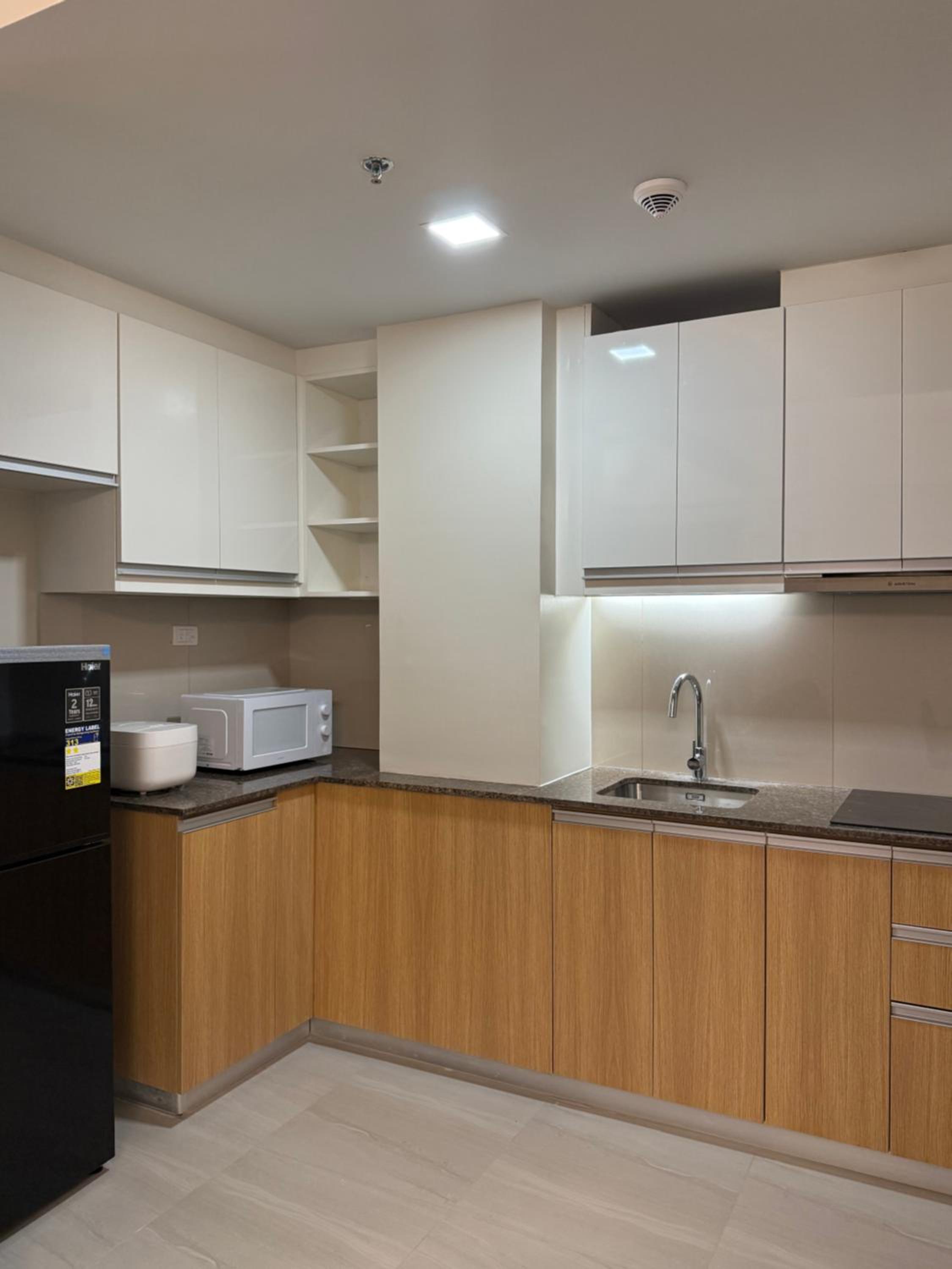 Luxurious Modern Cozy Manila Bayview Pool View 1 2 3 Bedrooms Near Manila Airports Okada Solaire MOA