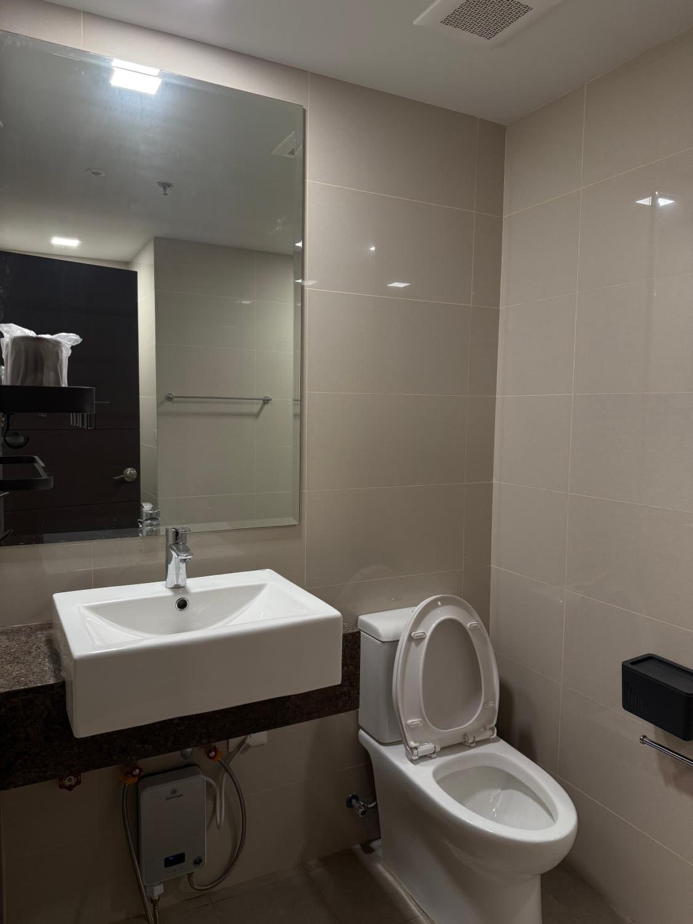Luxurious Modern Cozy Manila Bayview Pool View 1 2 3 Bedrooms Near Manila Airports Okada Solaire MOA