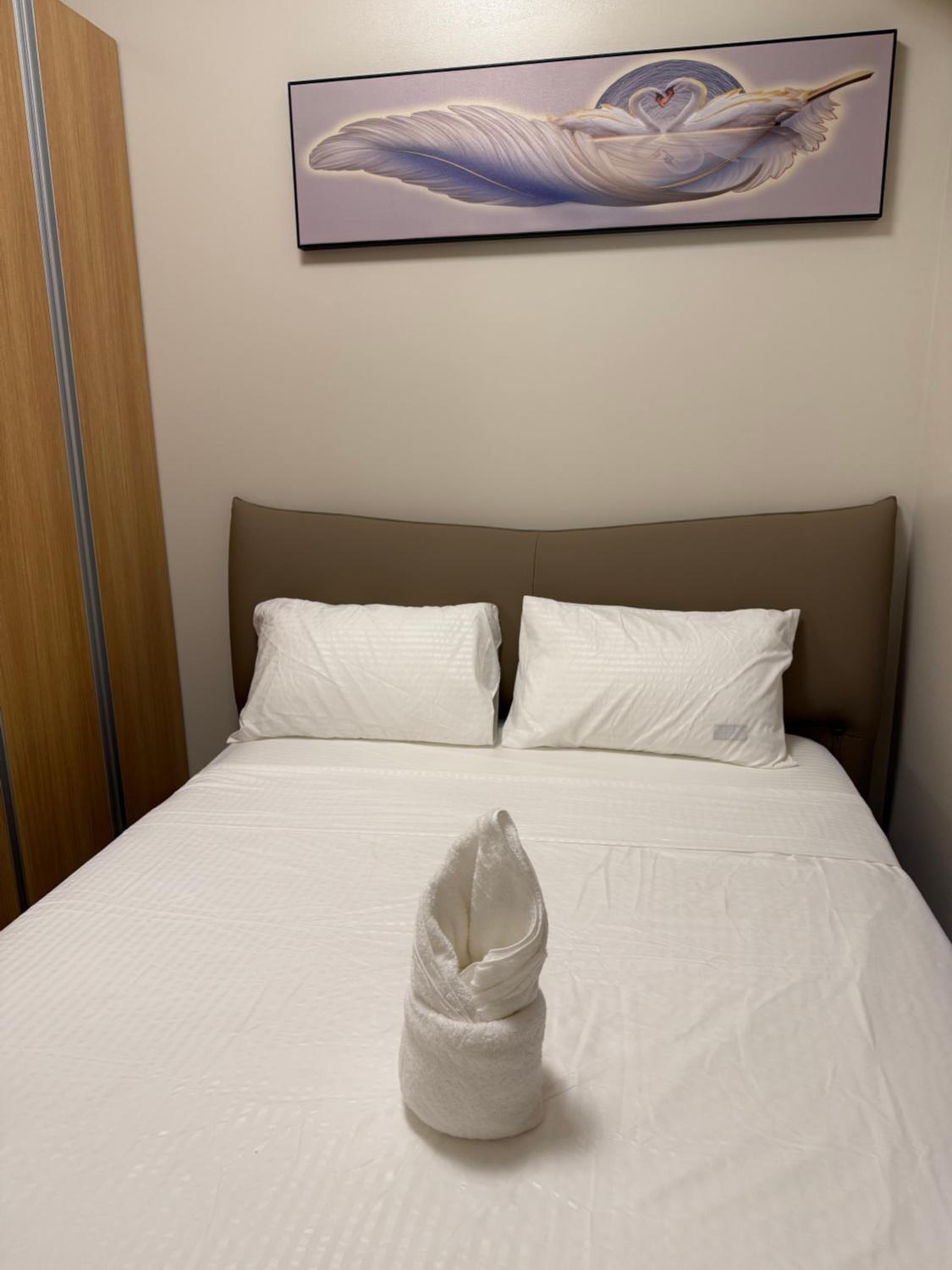 Luxurious Modern Cozy Manila Bayview Pool View 1 2 3 Bedrooms Near Manila Airports Okada Solaire MOA