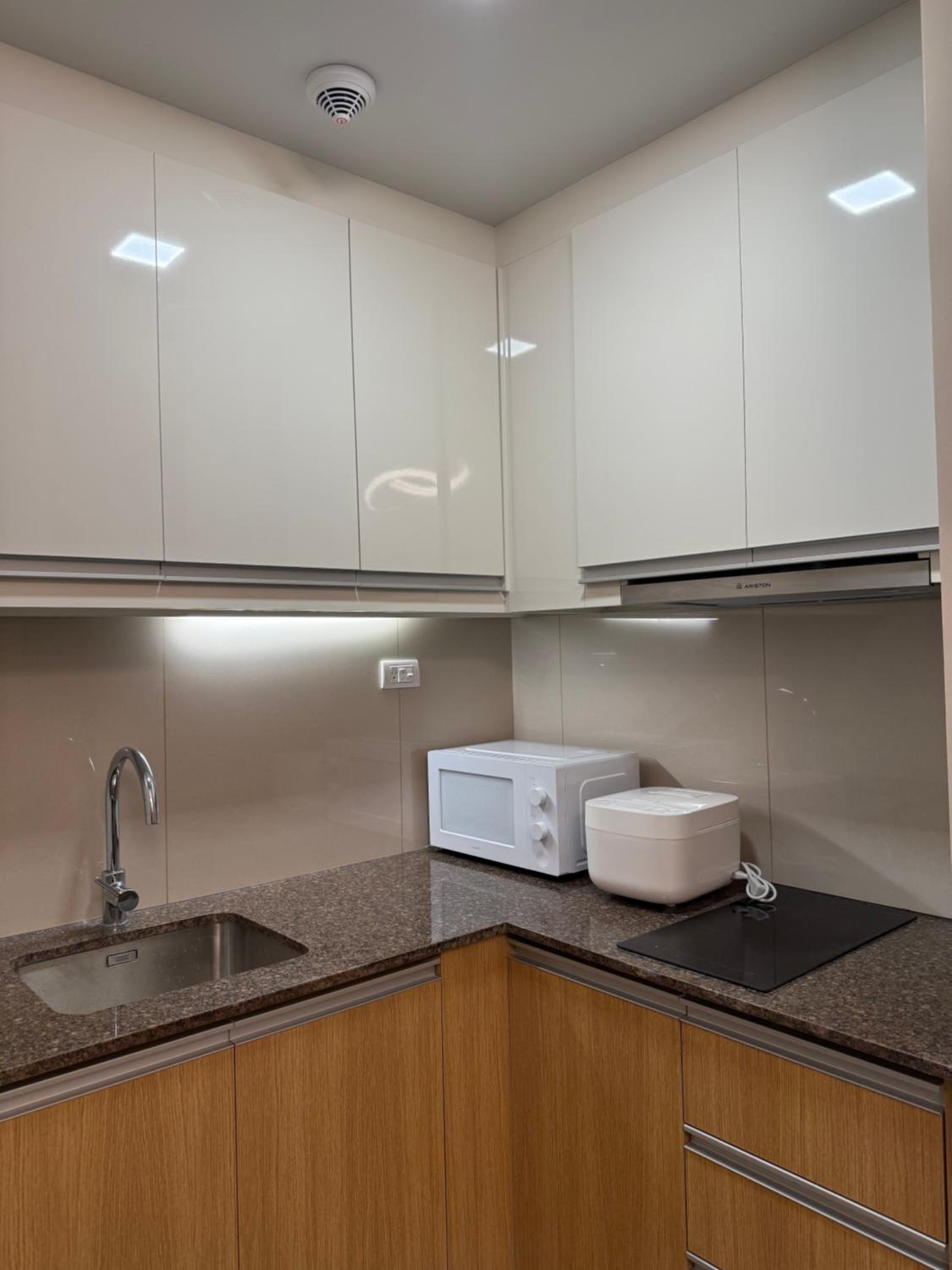 Luxurious Modern Cozy Manila Bayview Pool View 1 2 3 Bedrooms Near Manila Airports Okada Solaire MOA
