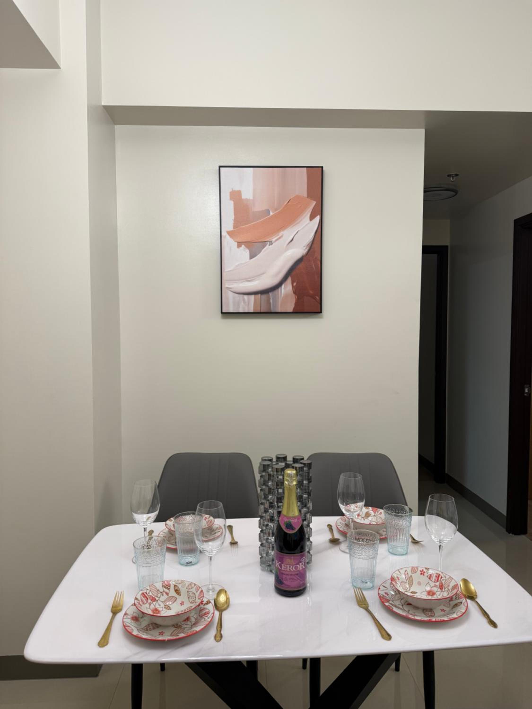 Luxurious Modern Cozy Manila Bayview Pool View 1 2 3 Bedrooms Near Manila Airports Okada Solaire MOA