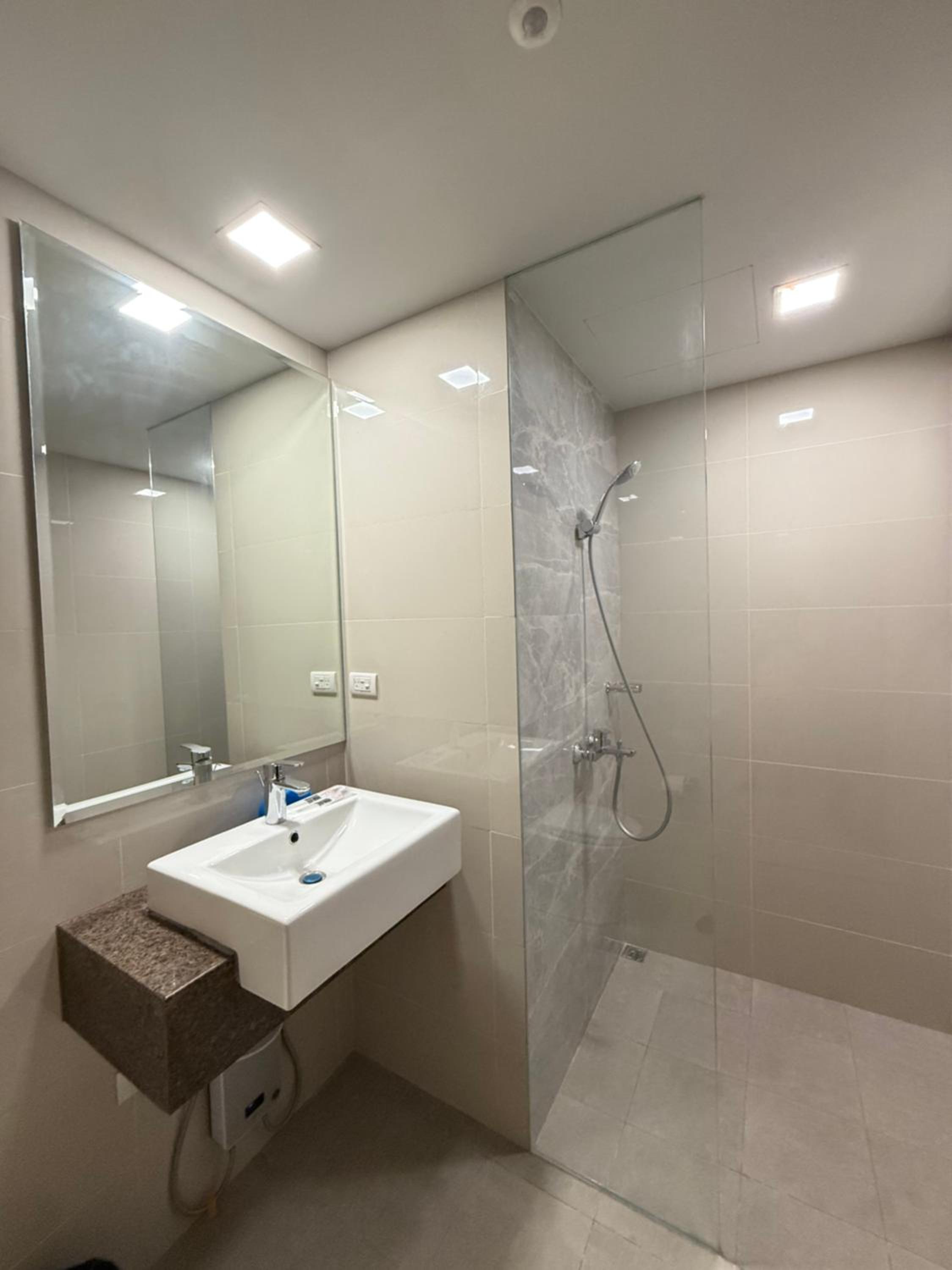 Luxurious Modern Cozy Manila Bayview Pool View 1 2 3 Bedrooms Near Manila Airports Okada Solaire MOA