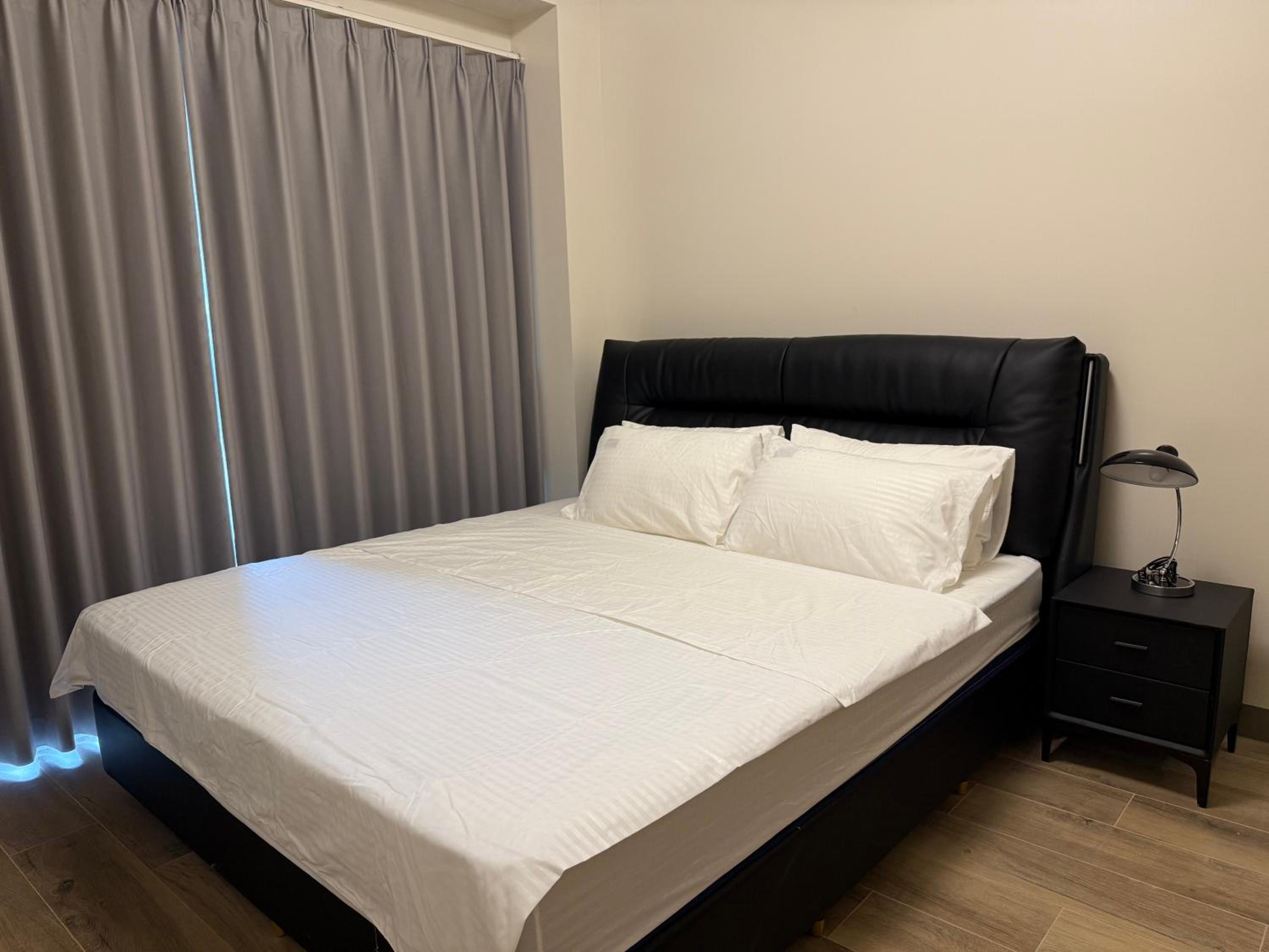 Luxurious Modern Cozy Manila Bayview Pool View 1 2 3 Bedrooms Near Manila Airports Okada Solaire MOA
