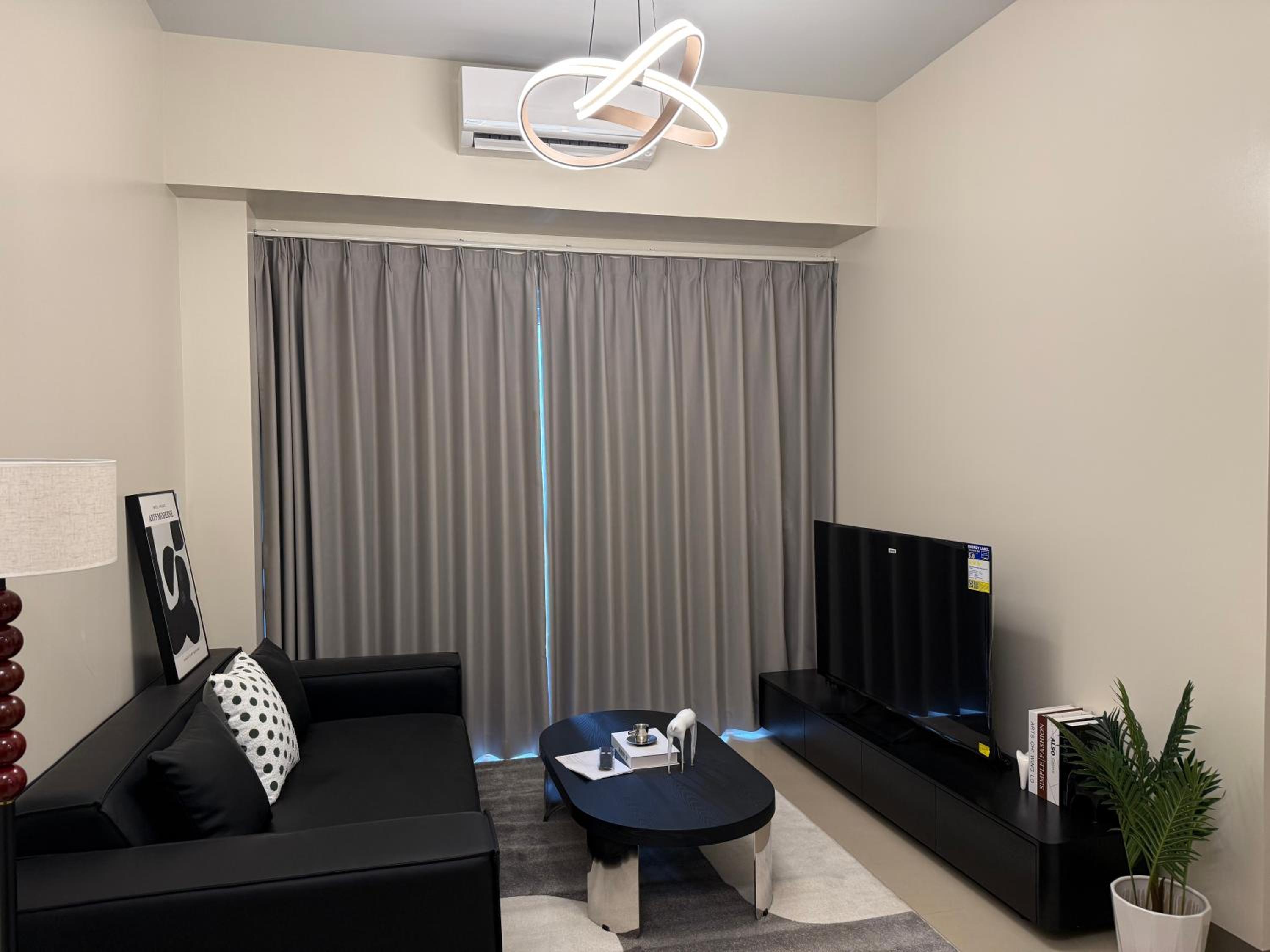 Luxurious Modern Cozy Manila Bayview Pool View 1 2 3 Bedrooms Near Manila Airports Okada Solaire MOA