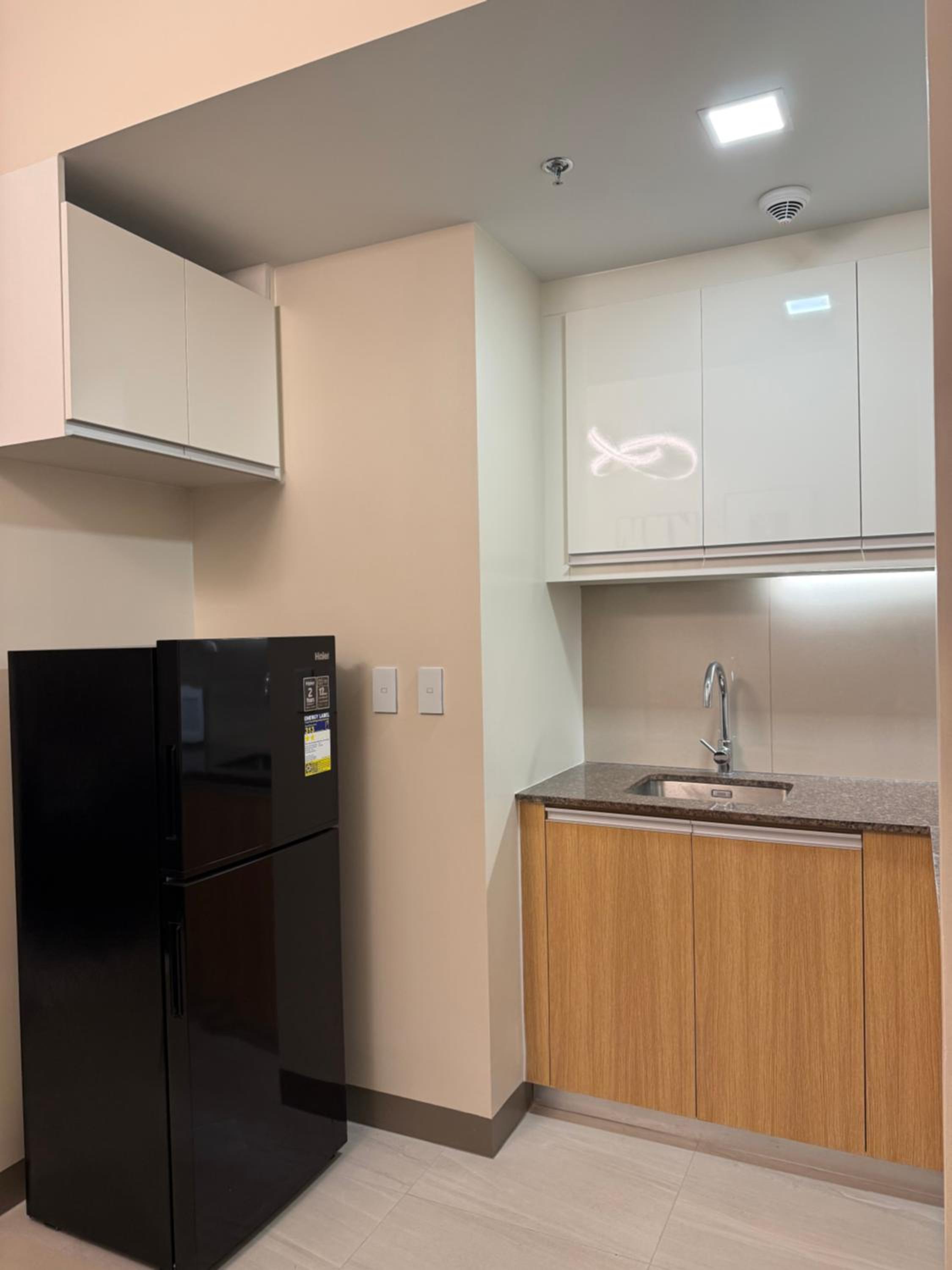 Luxurious Modern Cozy Manila Bayview Pool View 1 2 3 Bedrooms Near Manila Airports Okada Solaire MOA