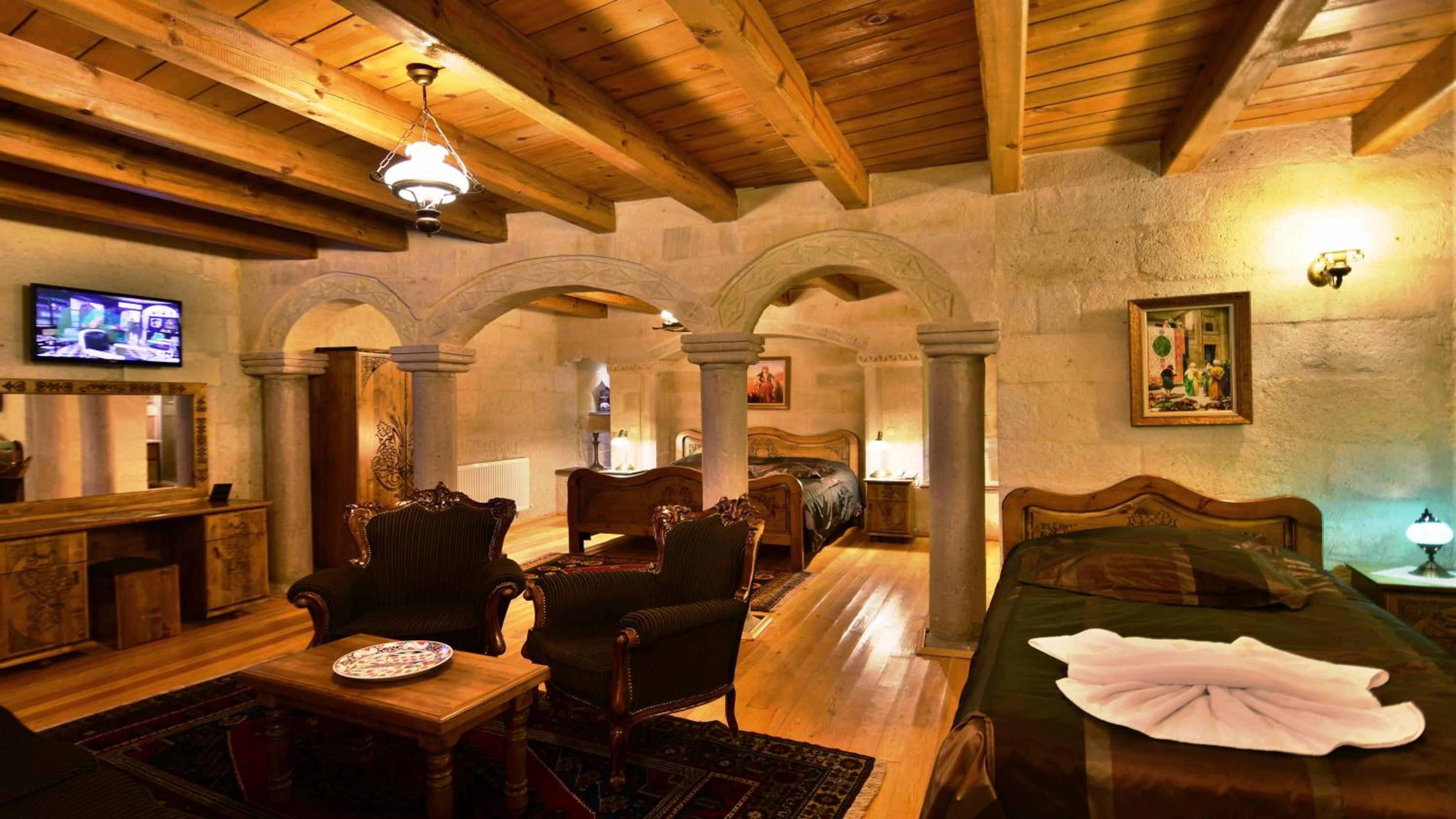 Harman Cave Hotel - Image 166