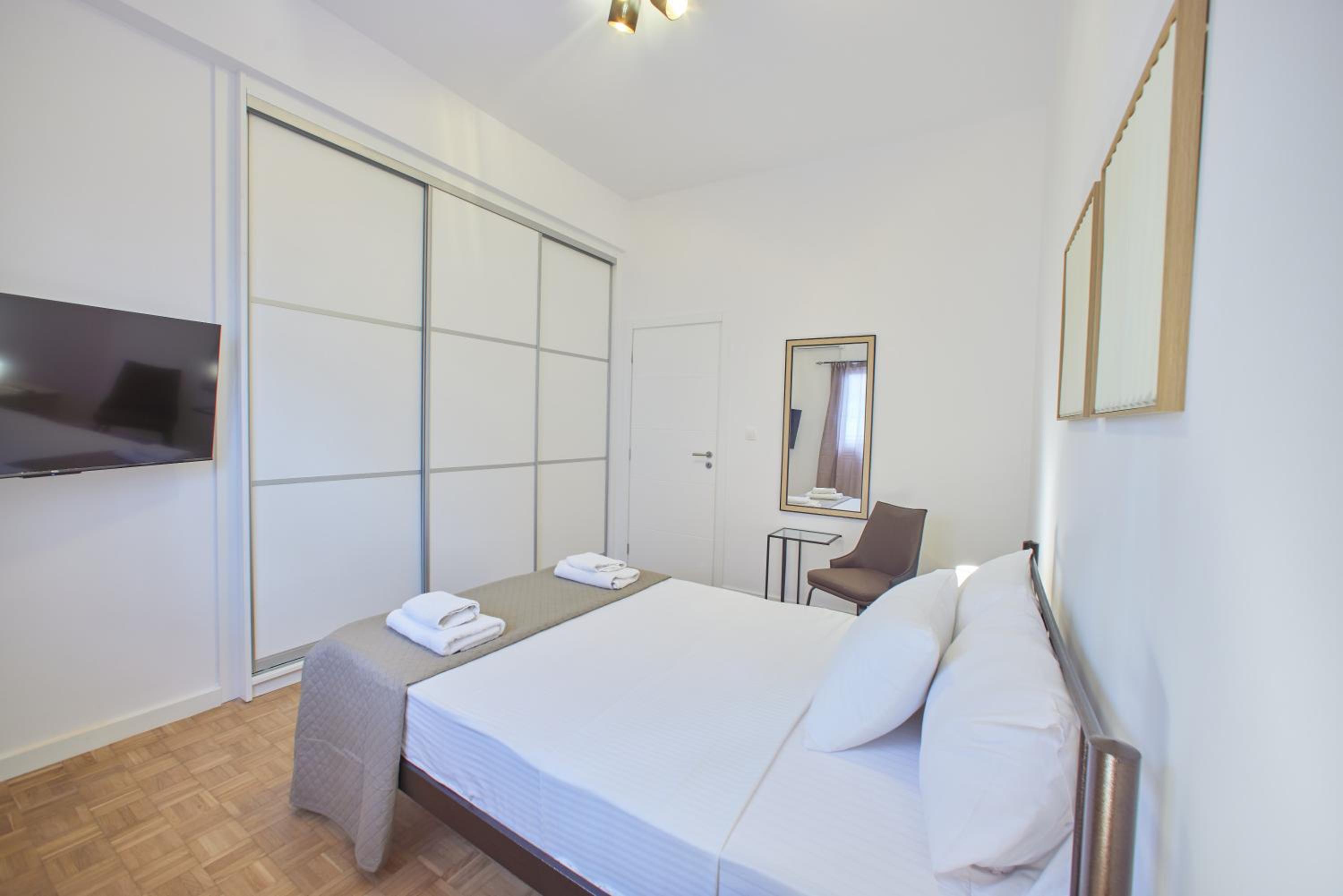 ARIS Kallithea- Big & Bright 3 Bedroom Apartment