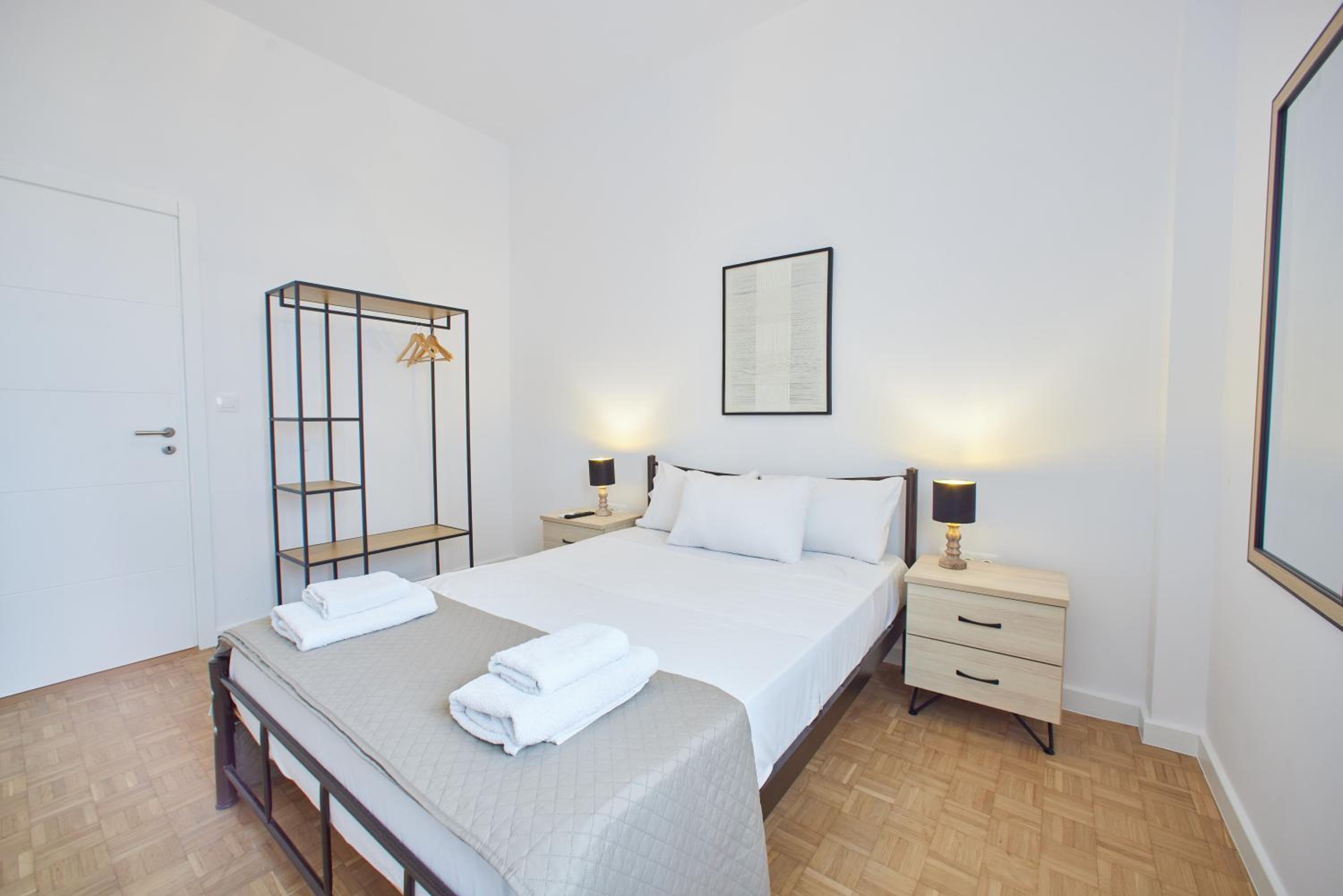 ARIS Kallithea- Big & Bright 3 Bedroom Apartment