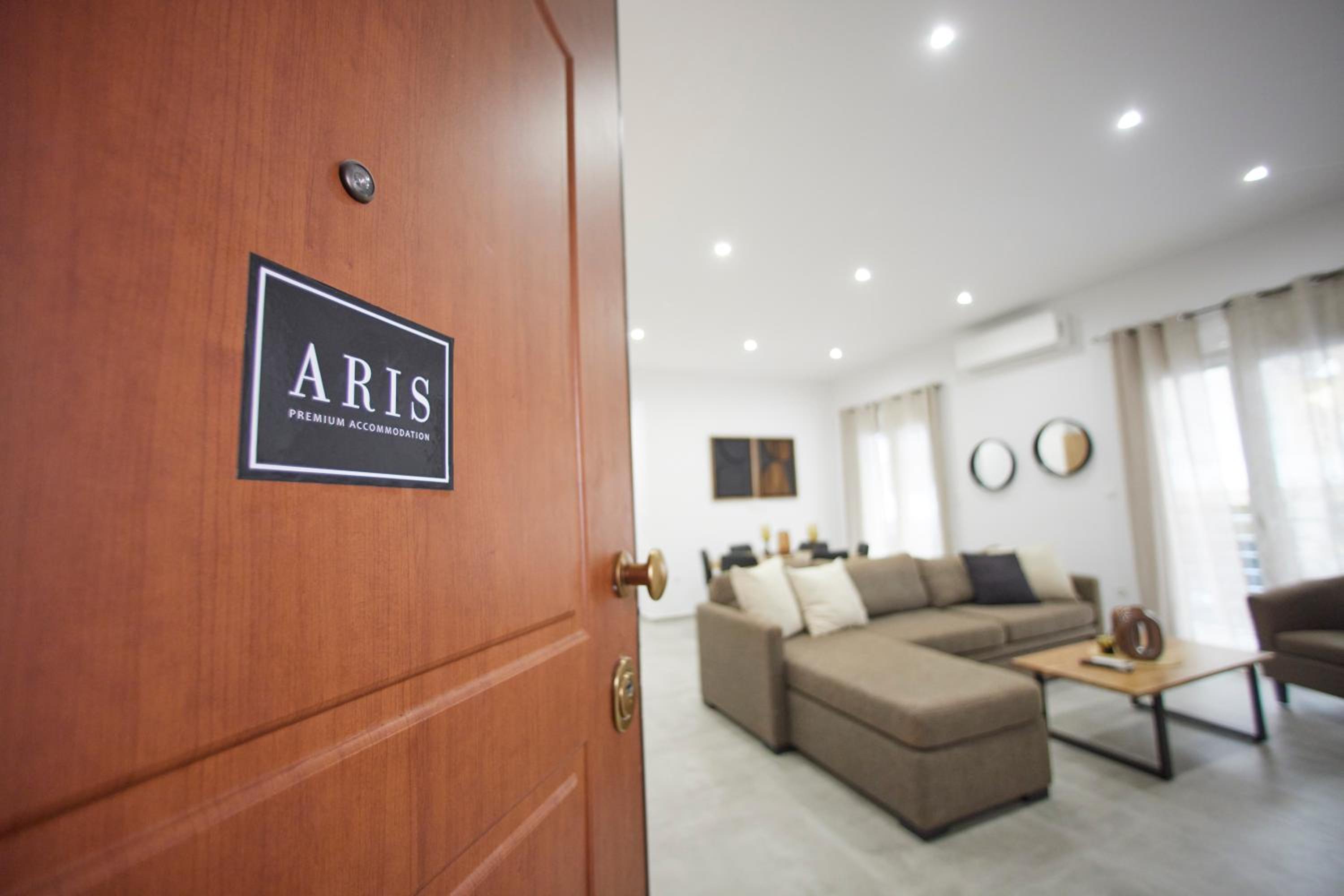 ARIS Kallithea- Big & Bright 3 Bedroom Apartment
