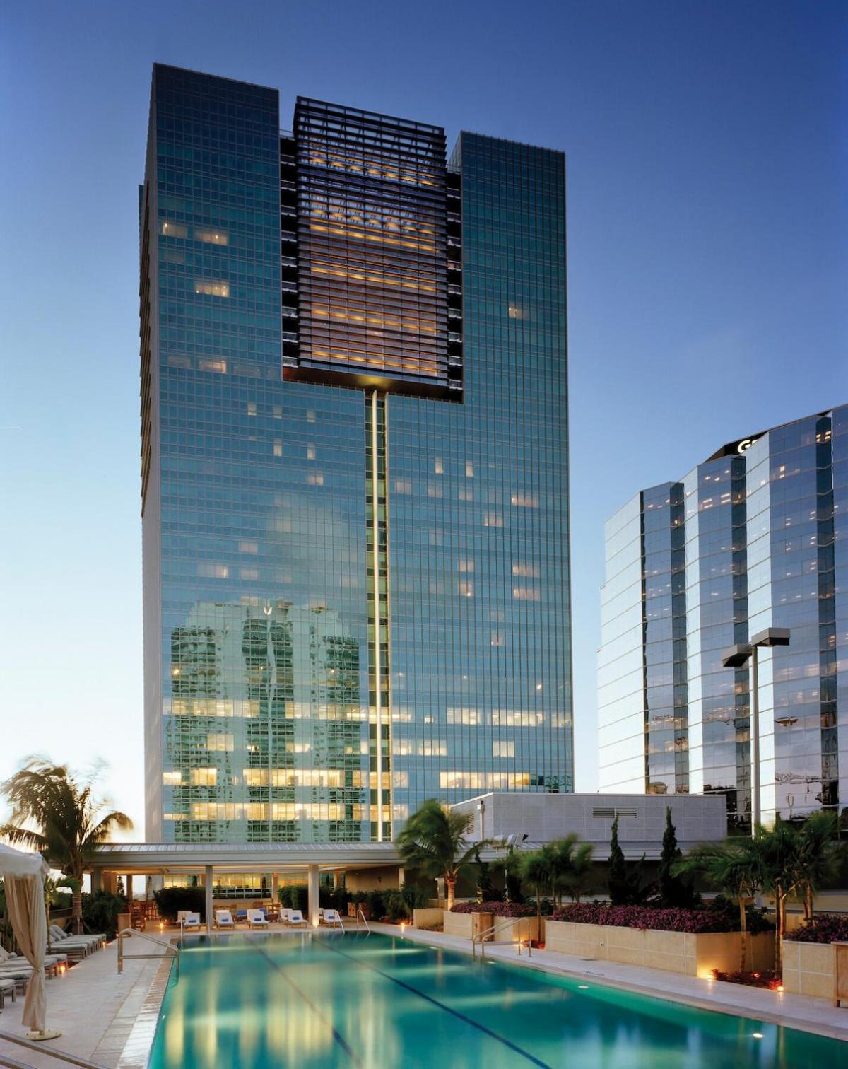 Miami Brickell Condos, Free Parking - AKA Residence