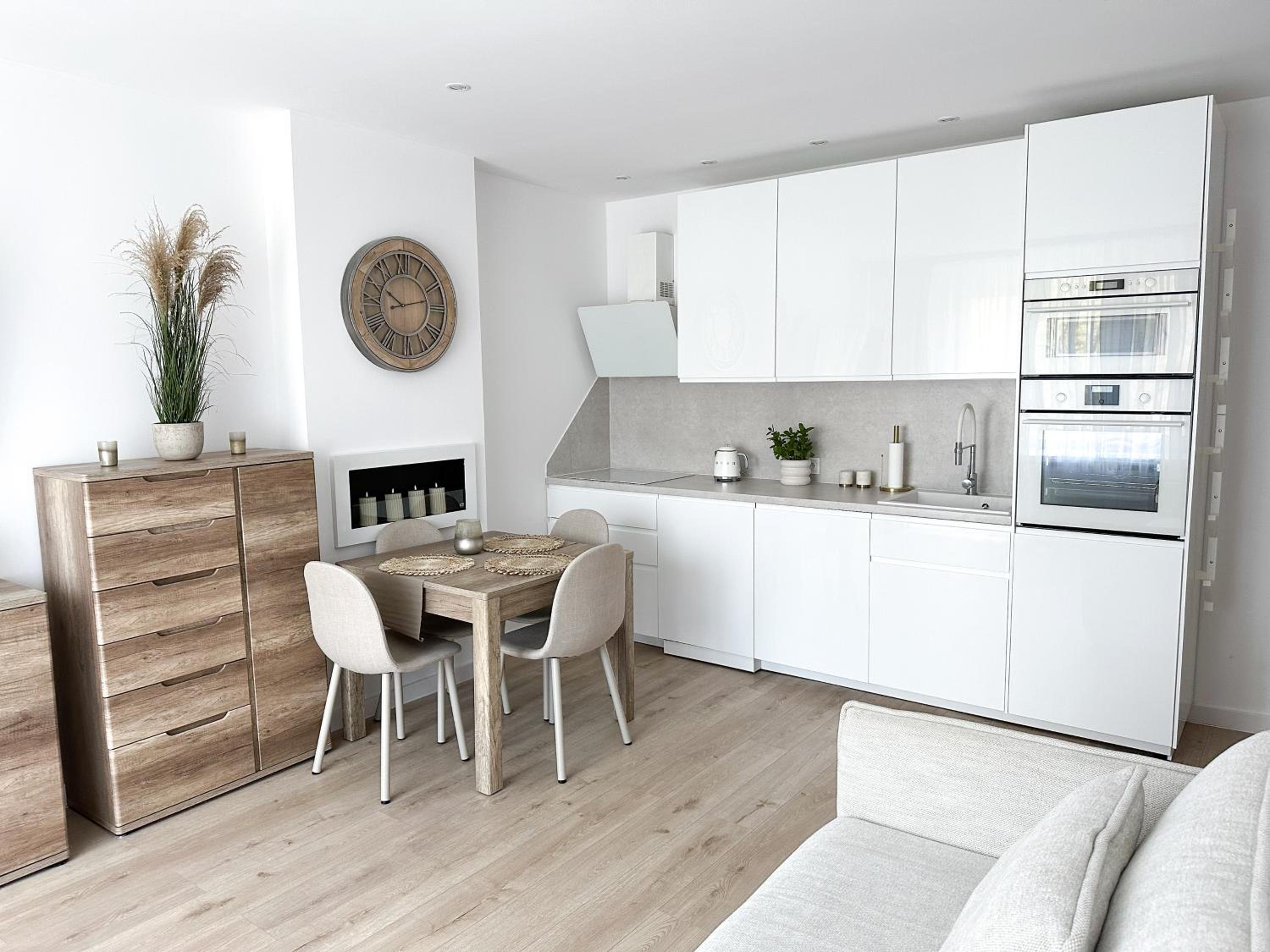 WHITE APARTMENTS - Kopernika