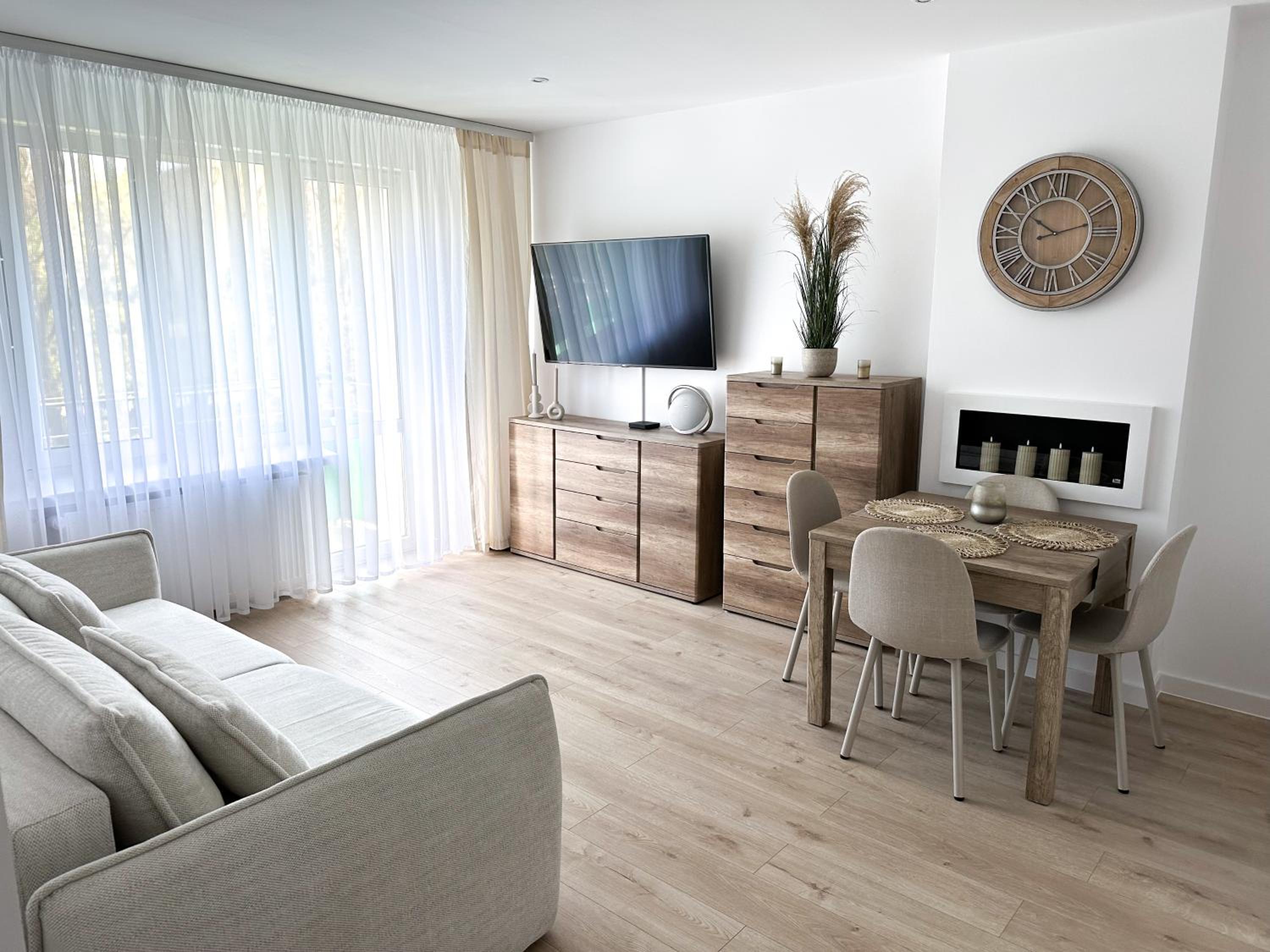 WHITE APARTMENTS - Kopernika