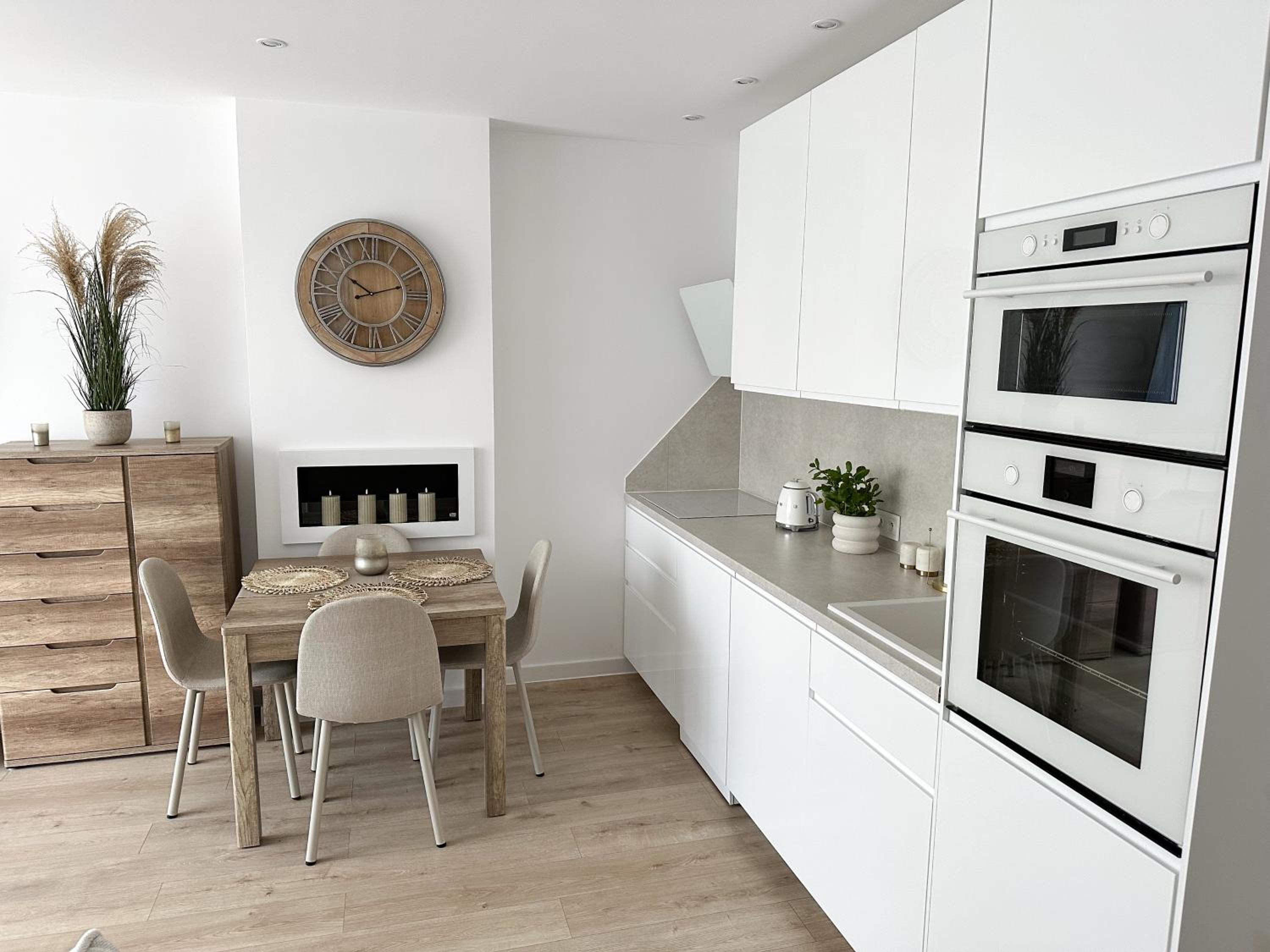 WHITE APARTMENTS - Kopernika