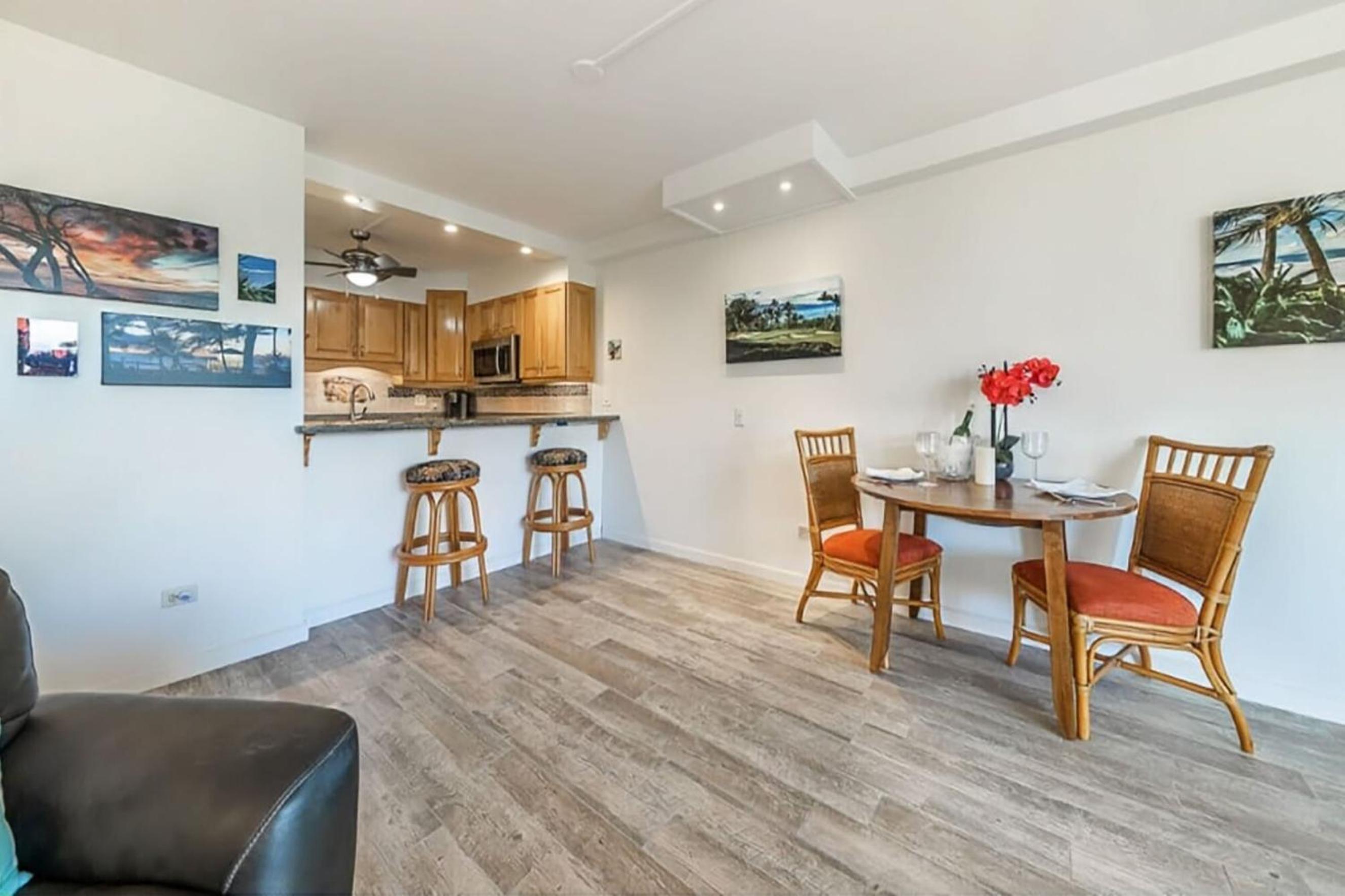 Experience Kamaole Sands 6-202, Stunning Renovation, Ocean View, Wi-Fi, Split AC