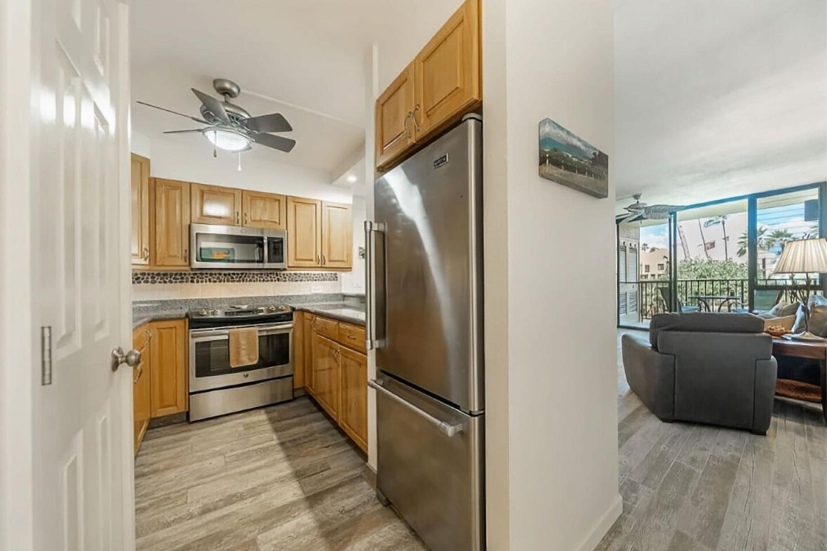 Experience Kamaole Sands 6-202, Stunning Renovation, Ocean View, Wi-Fi, Split AC