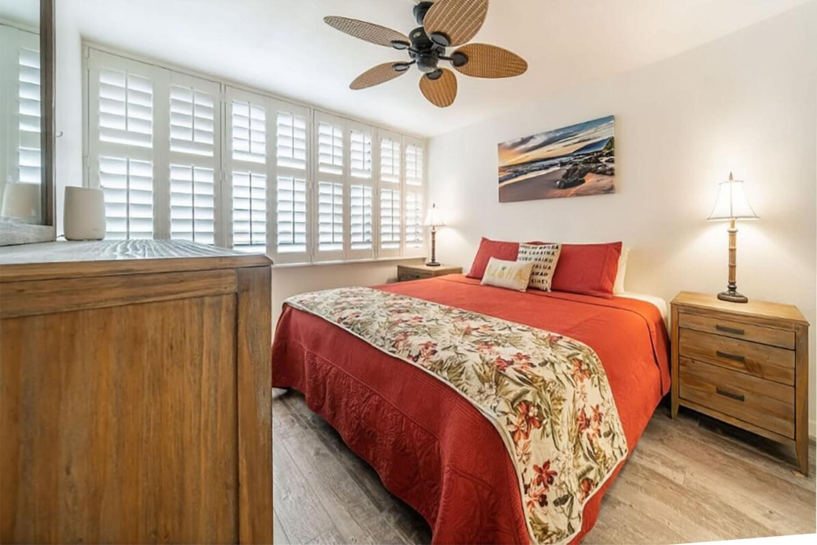 Experience Kamaole Sands 6-202, Stunning Renovation, Ocean View, Wi-Fi, Split AC