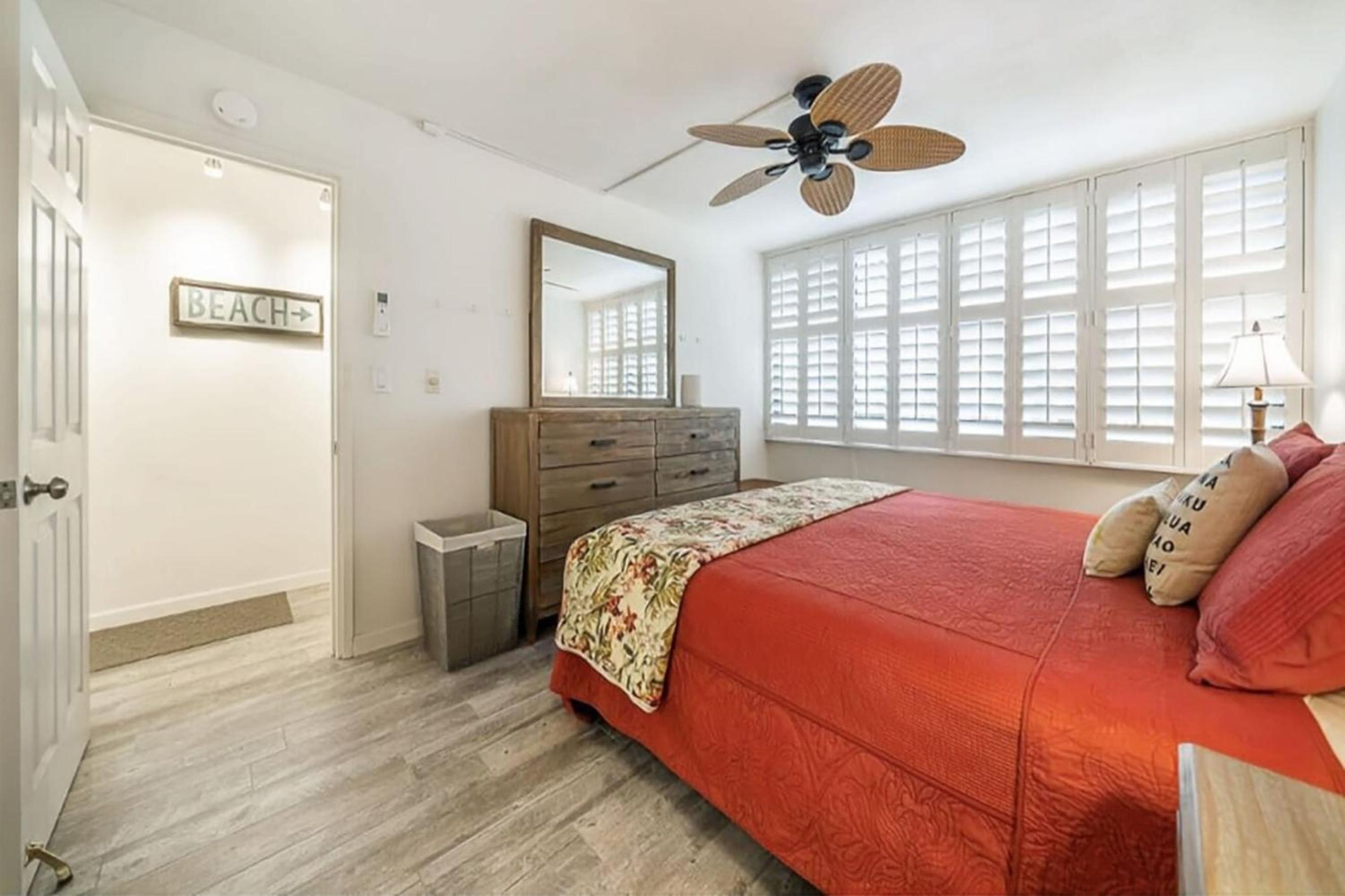Experience Kamaole Sands 6-202, Stunning Renovation, Ocean View, Wi-Fi, Split AC