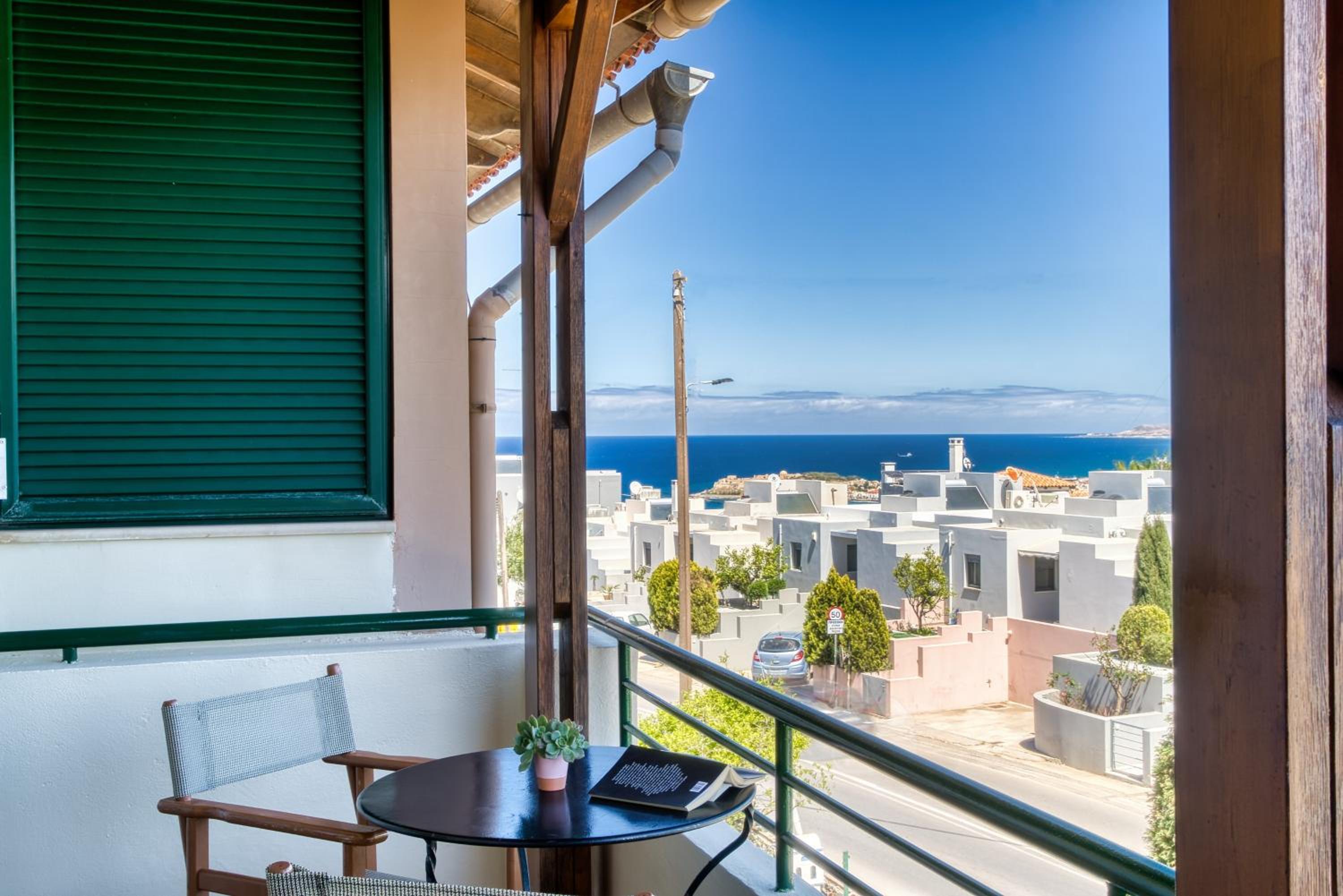 Mariliza's Spacious Maisonette Close to Beaches
