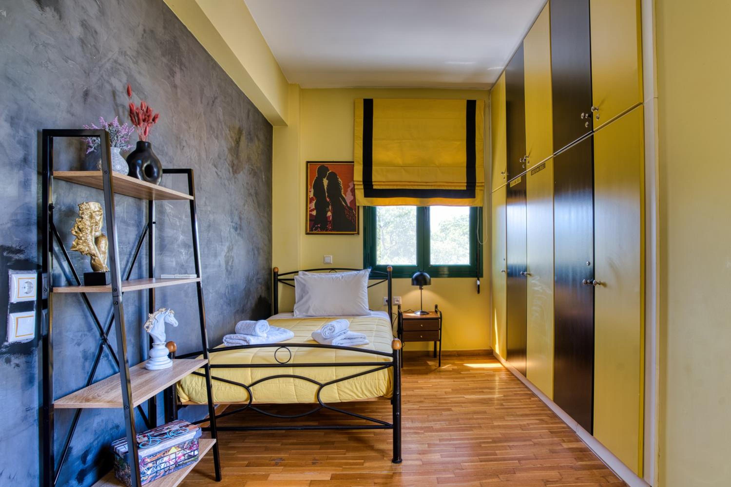 Mariliza's Spacious Maisonette Close to Beaches