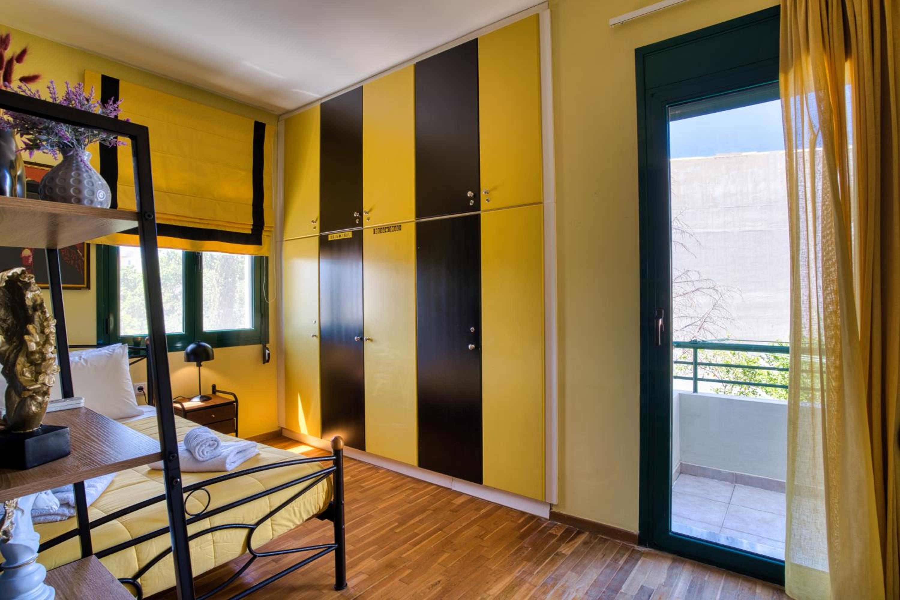 Mariliza's Spacious Maisonette Close to Beaches