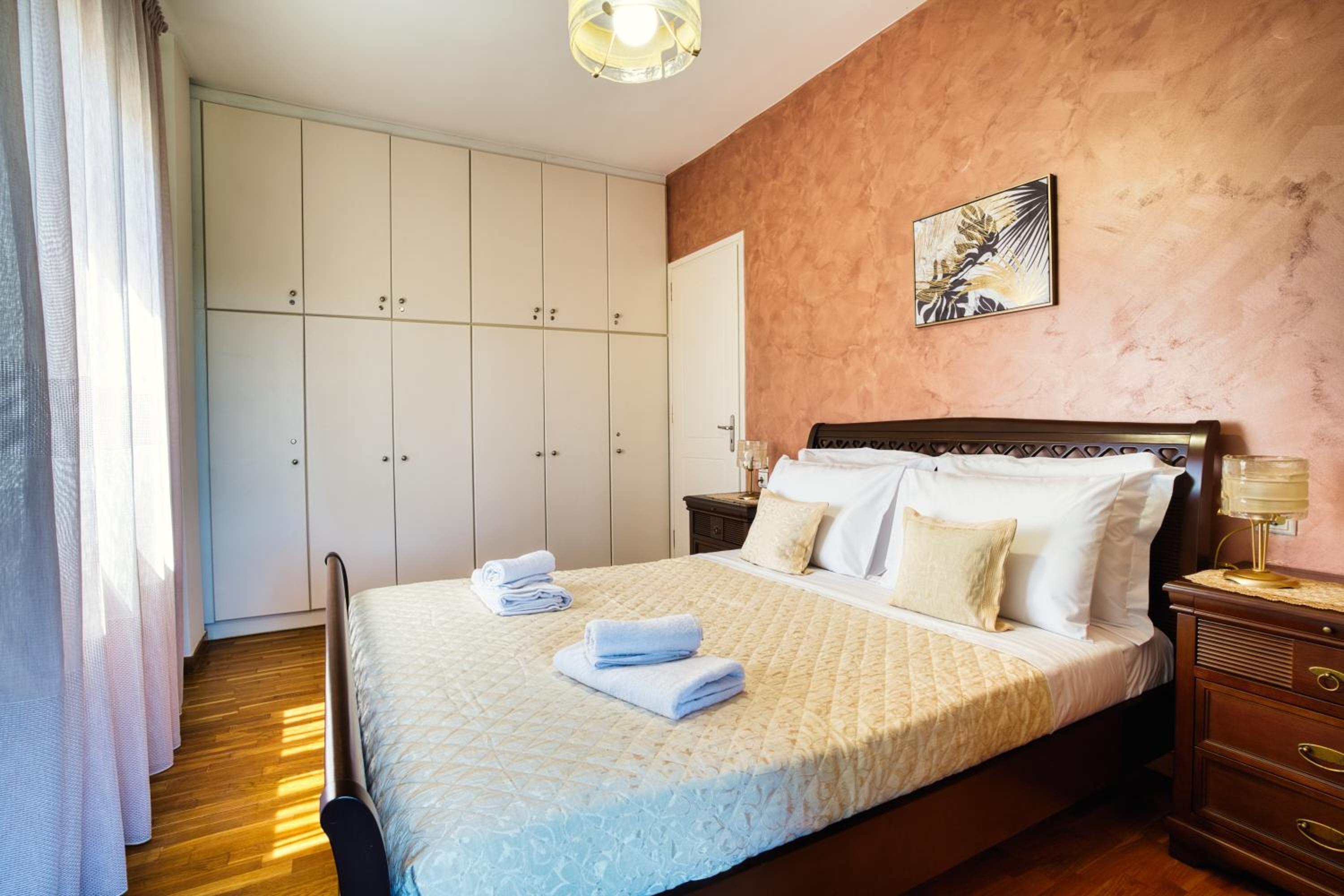Mariliza's Spacious Maisonette Close to Beaches