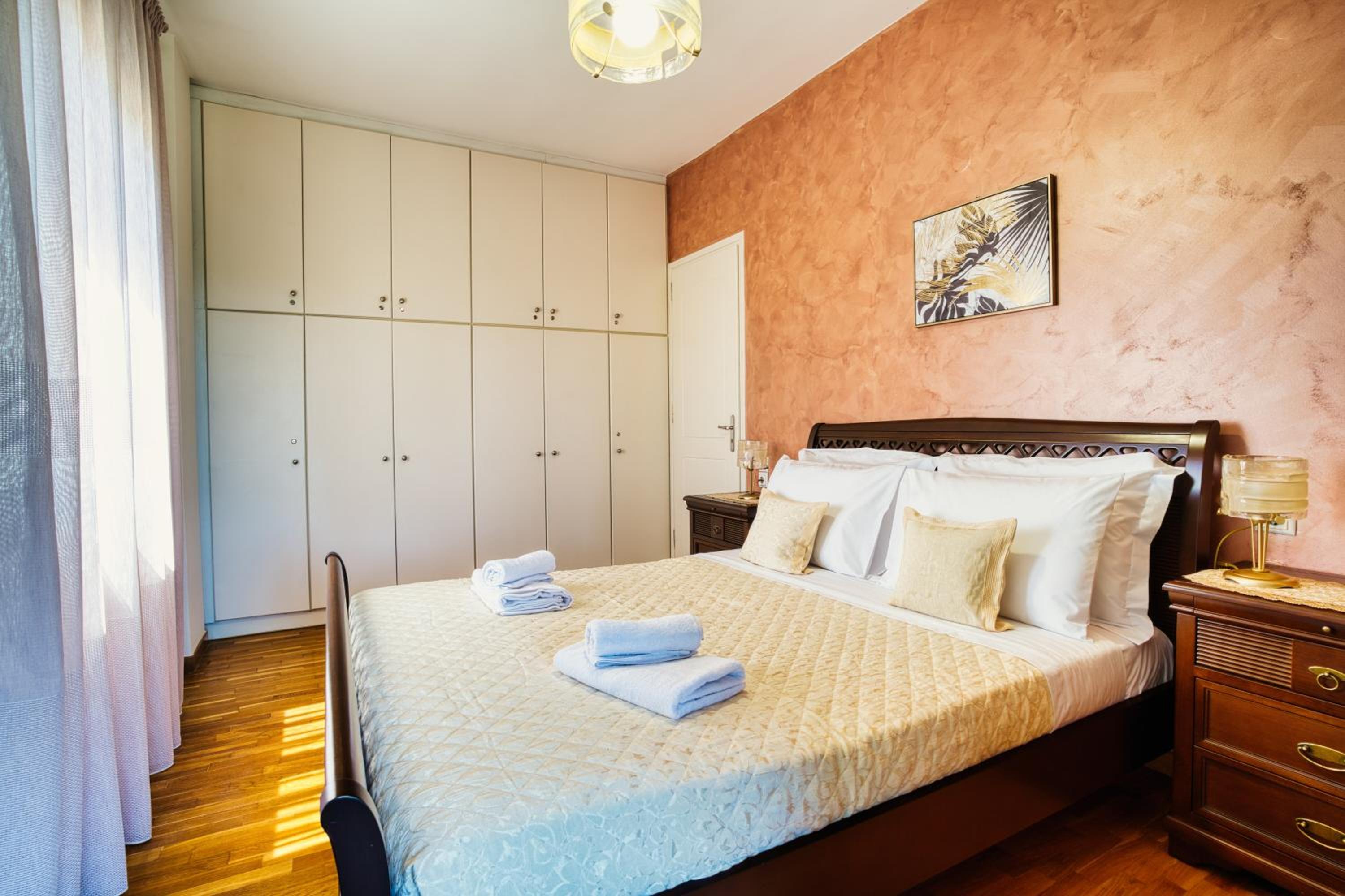 Mariliza's Spacious Maisonette Close to Beaches