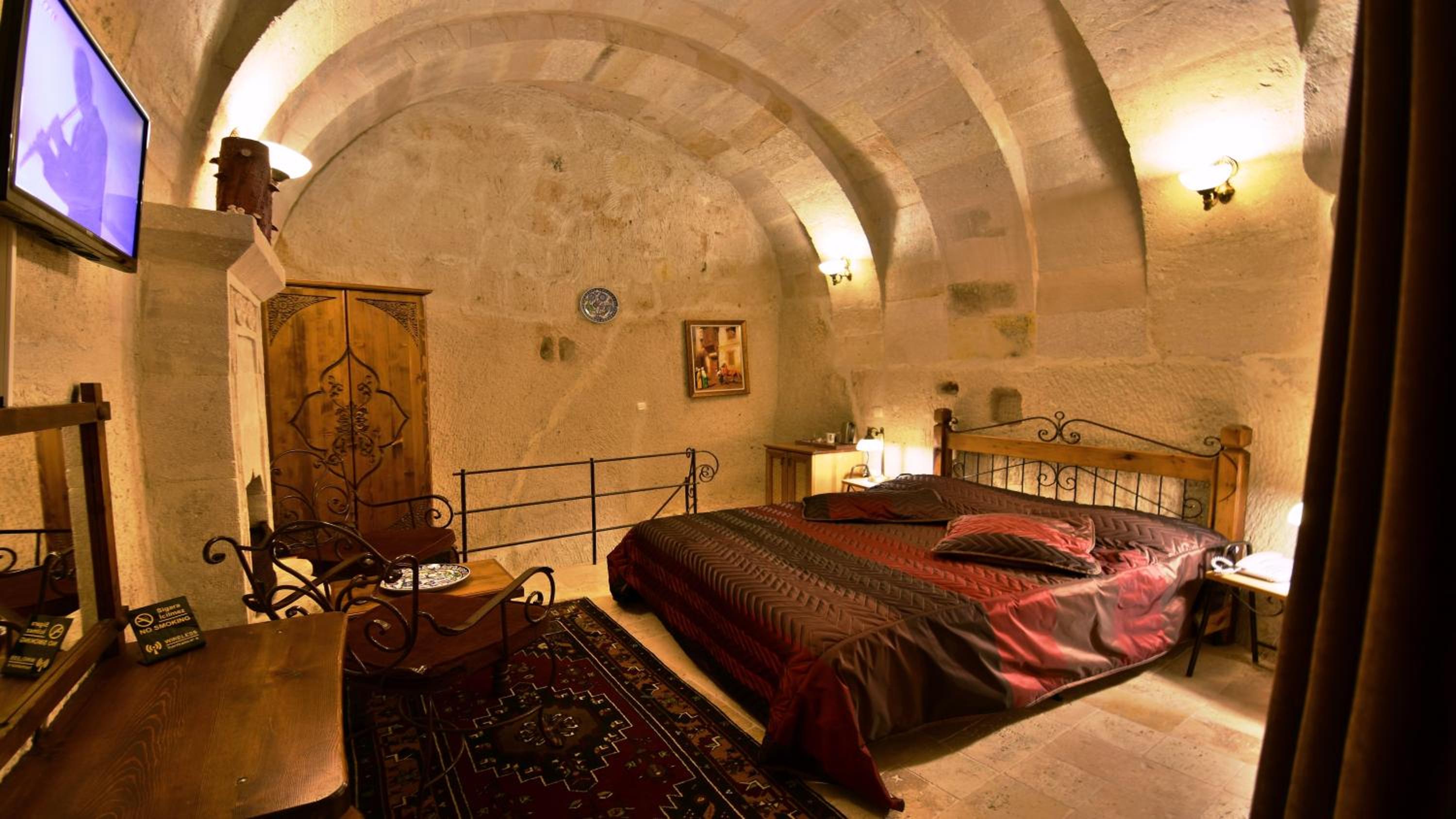 Harman Cave Hotel - Image 169