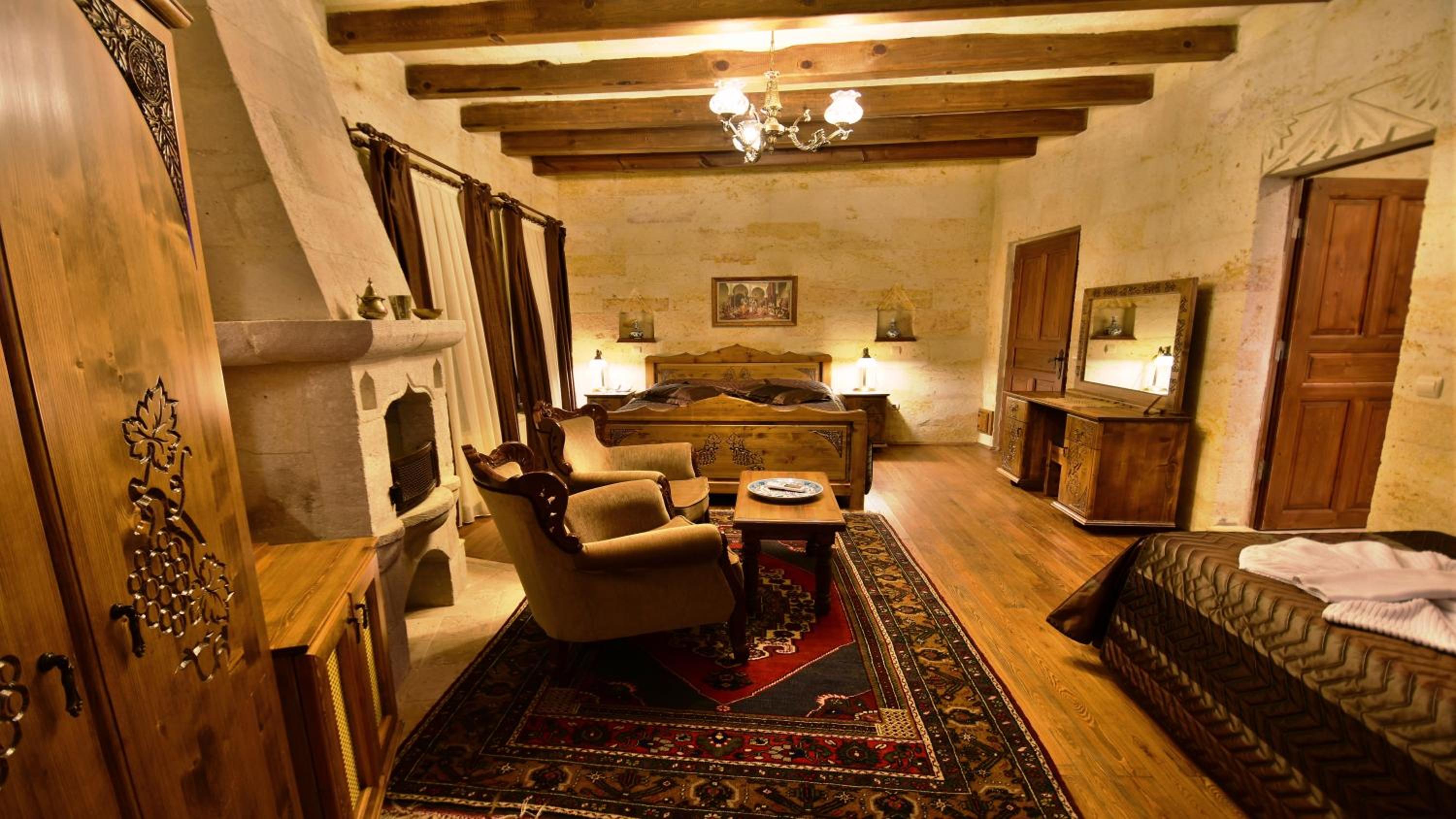 Harman Cave Hotel - Image 176