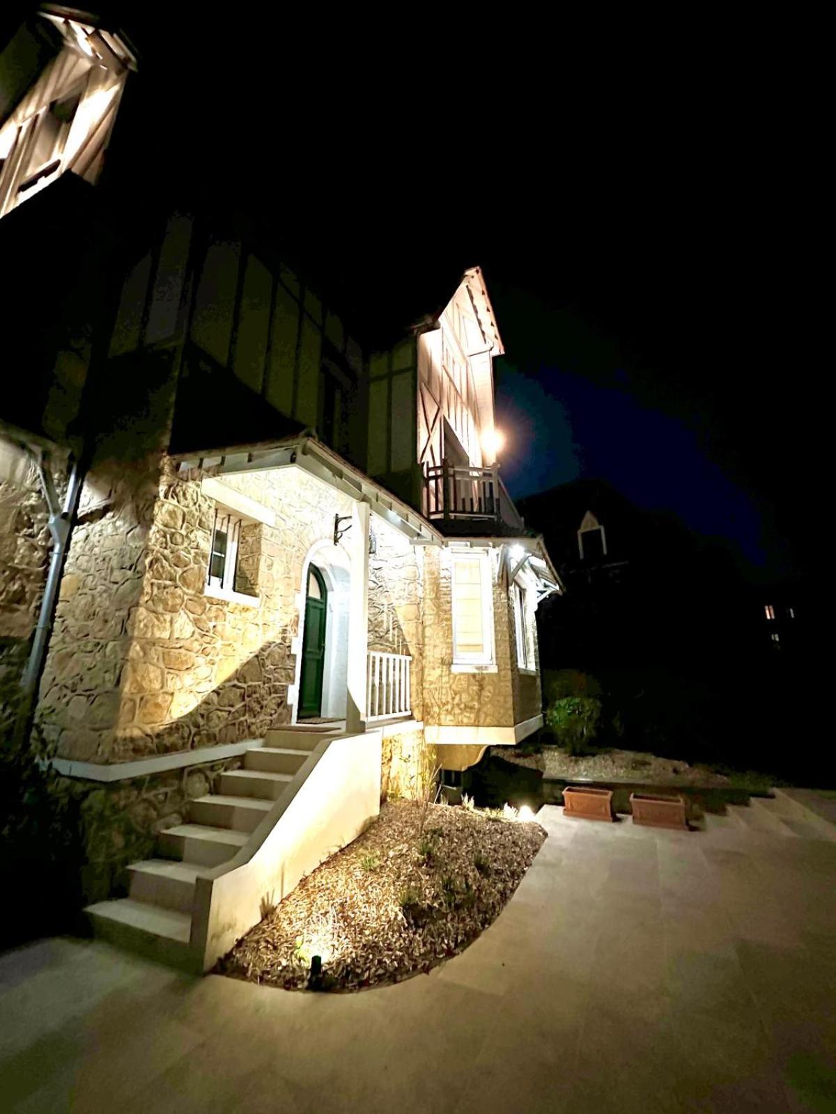Villa Georgia - Elégante villa anglo-normande avec jardin - Plage à 100 m